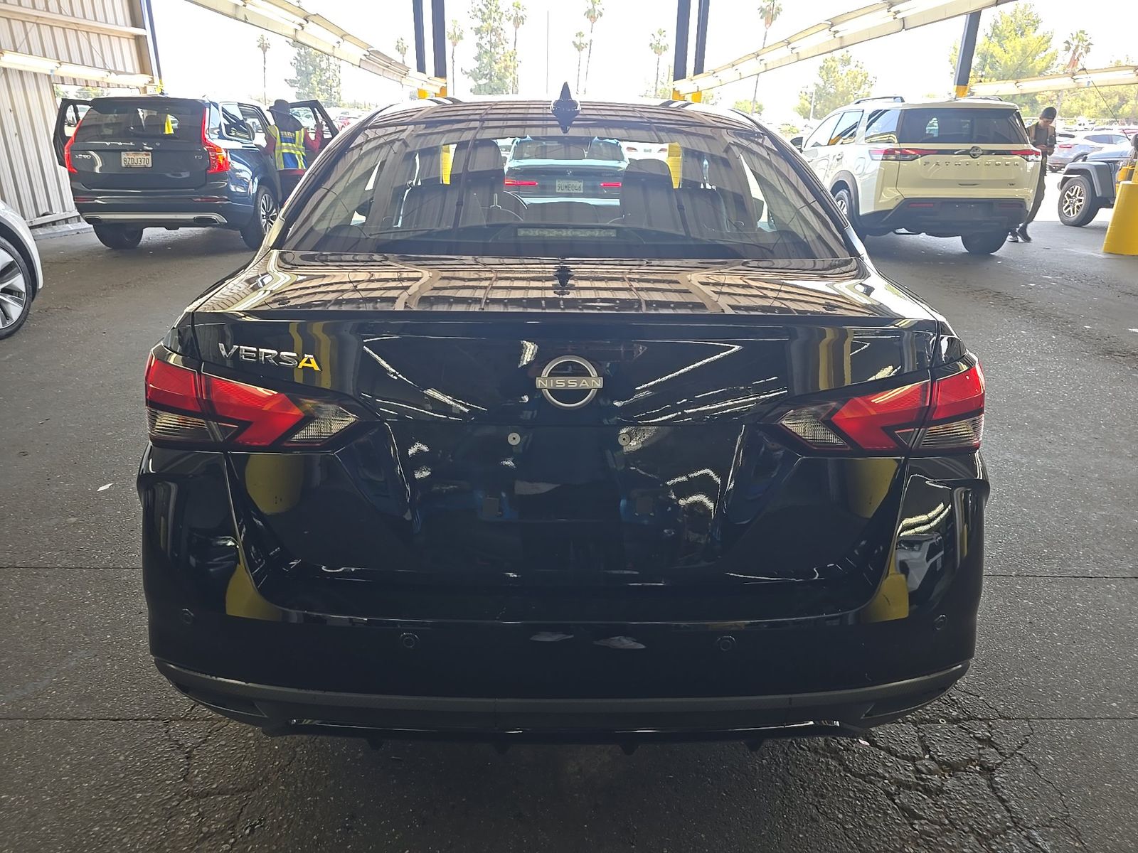 NISSAN VERSA - 6