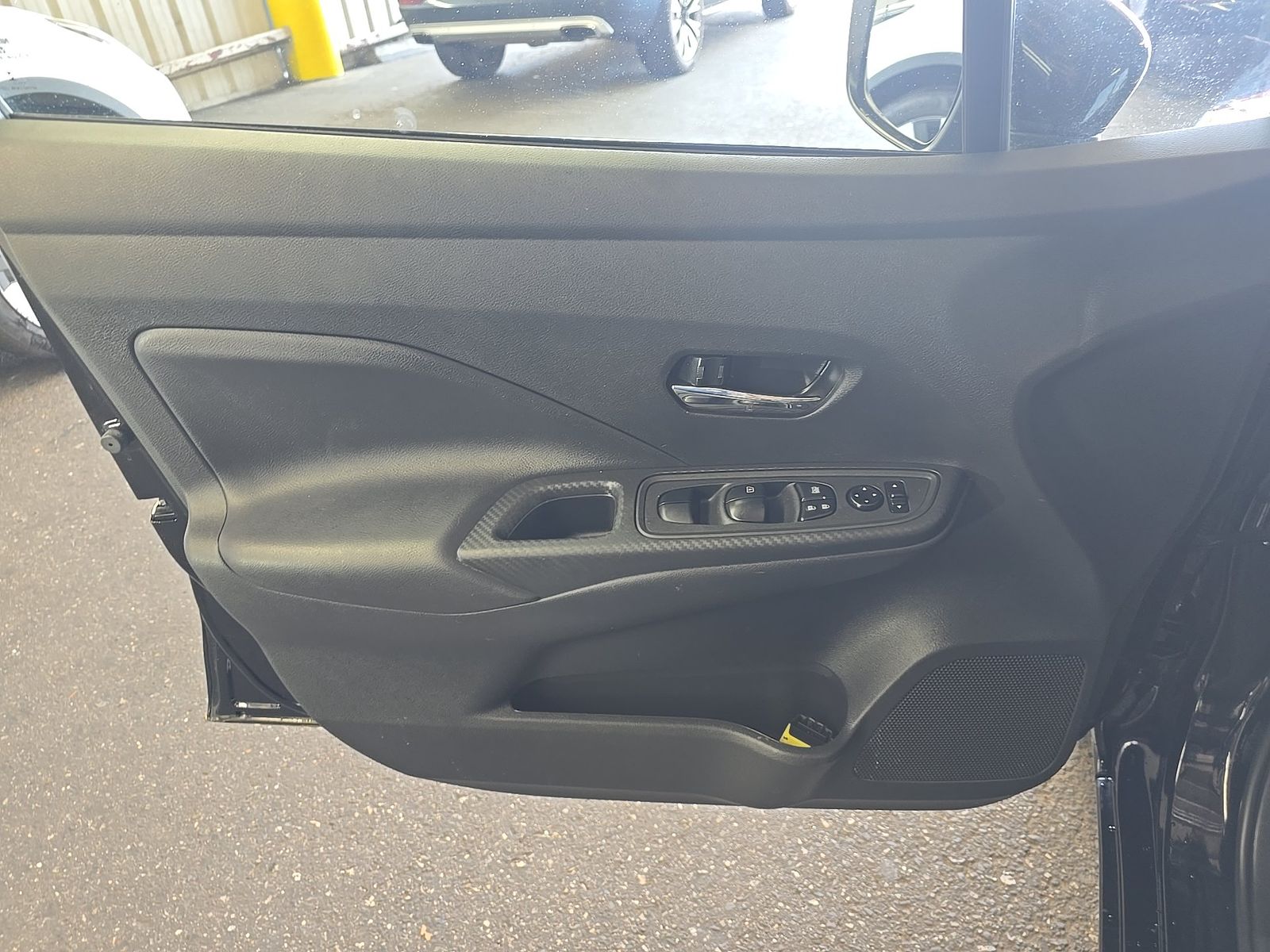 NISSAN VERSA - 10