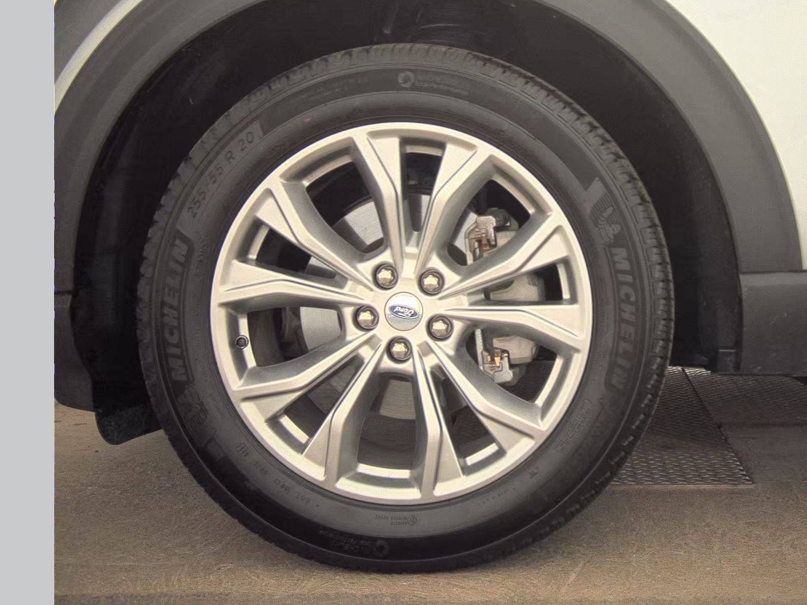 FORD EXPLORER - 10