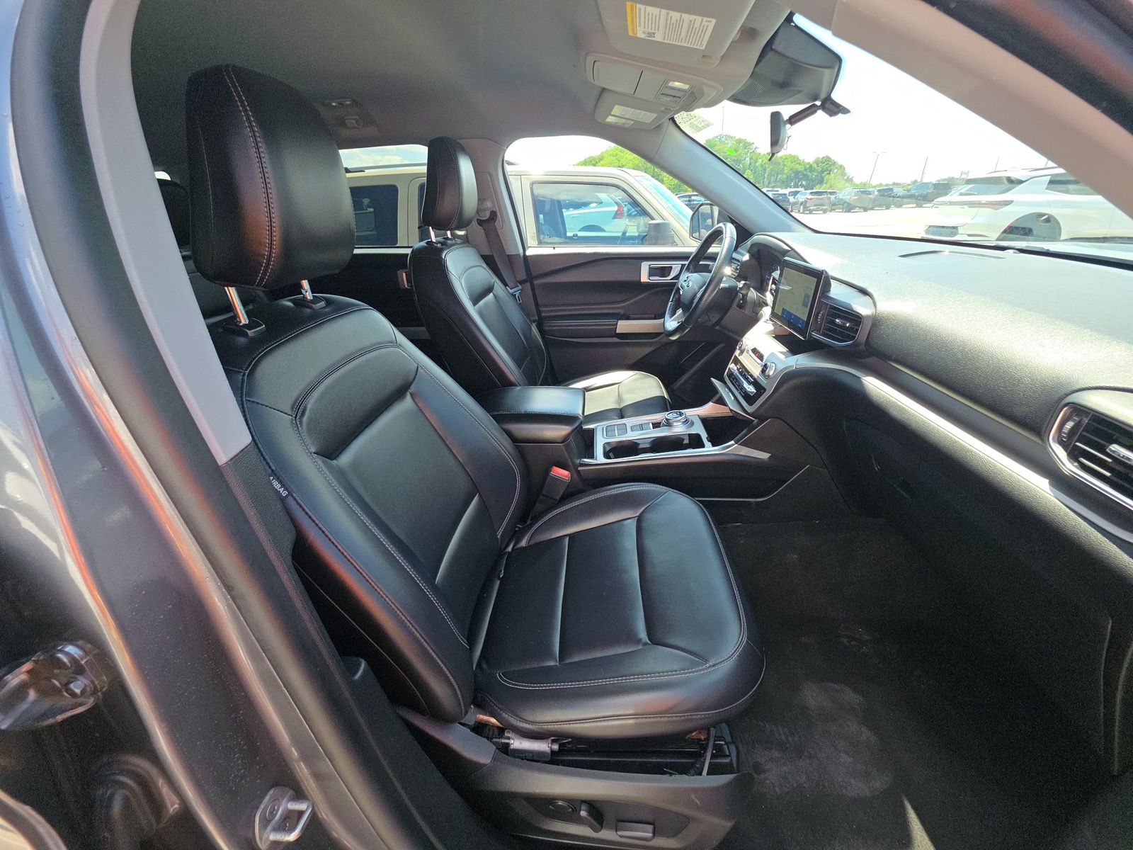 2022 Ford Explorer XLT RWD