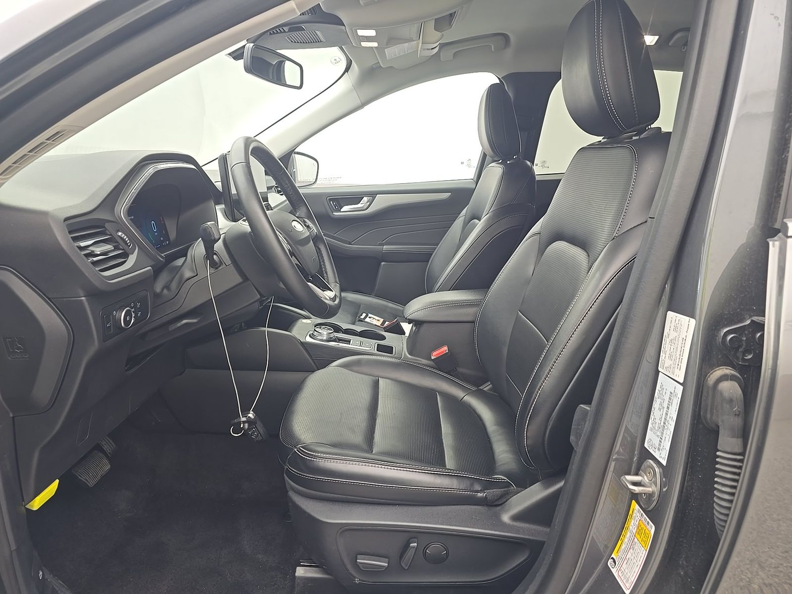 FORD ESCAPE - 8