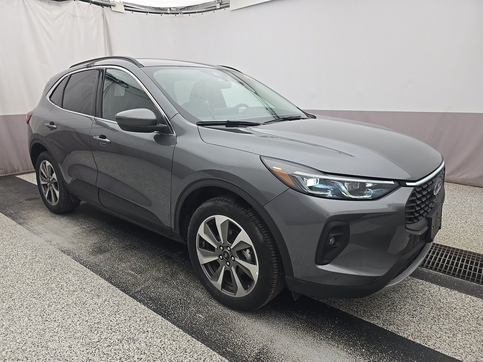FORD ESCAPE - 4