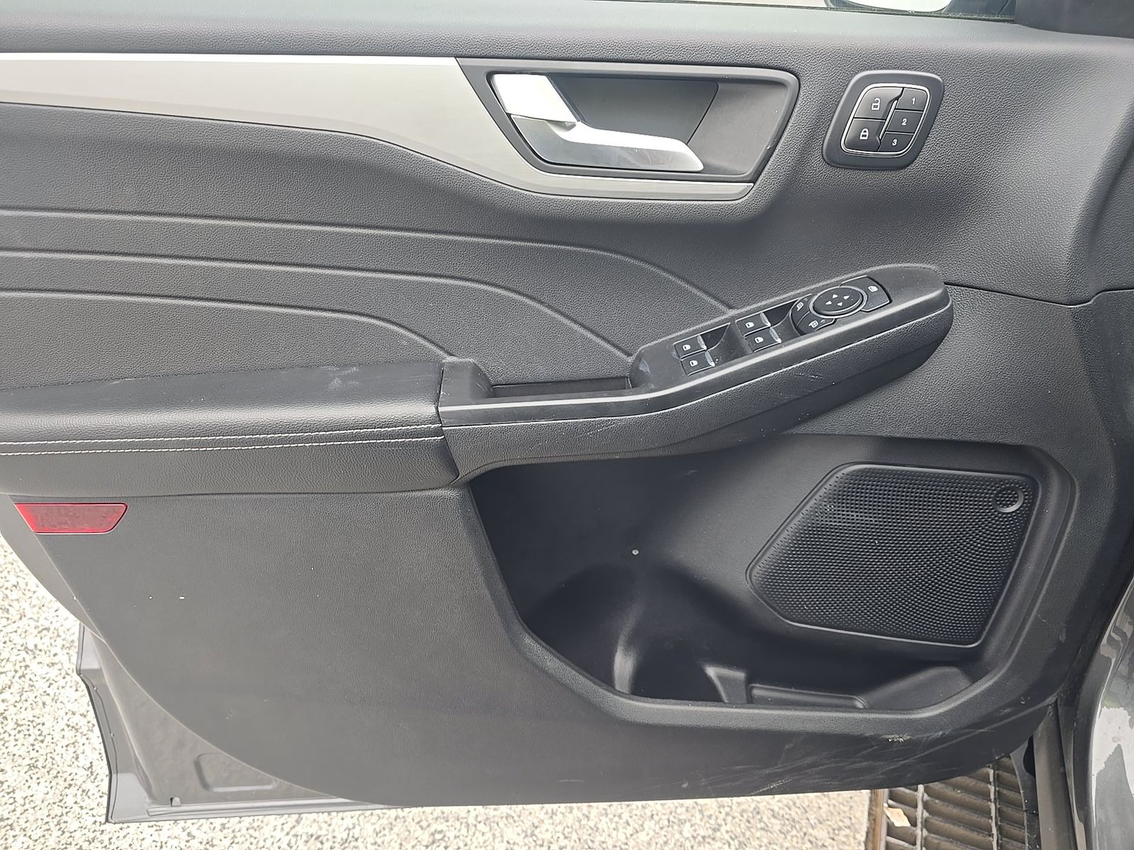 FORD ESCAPE - 10