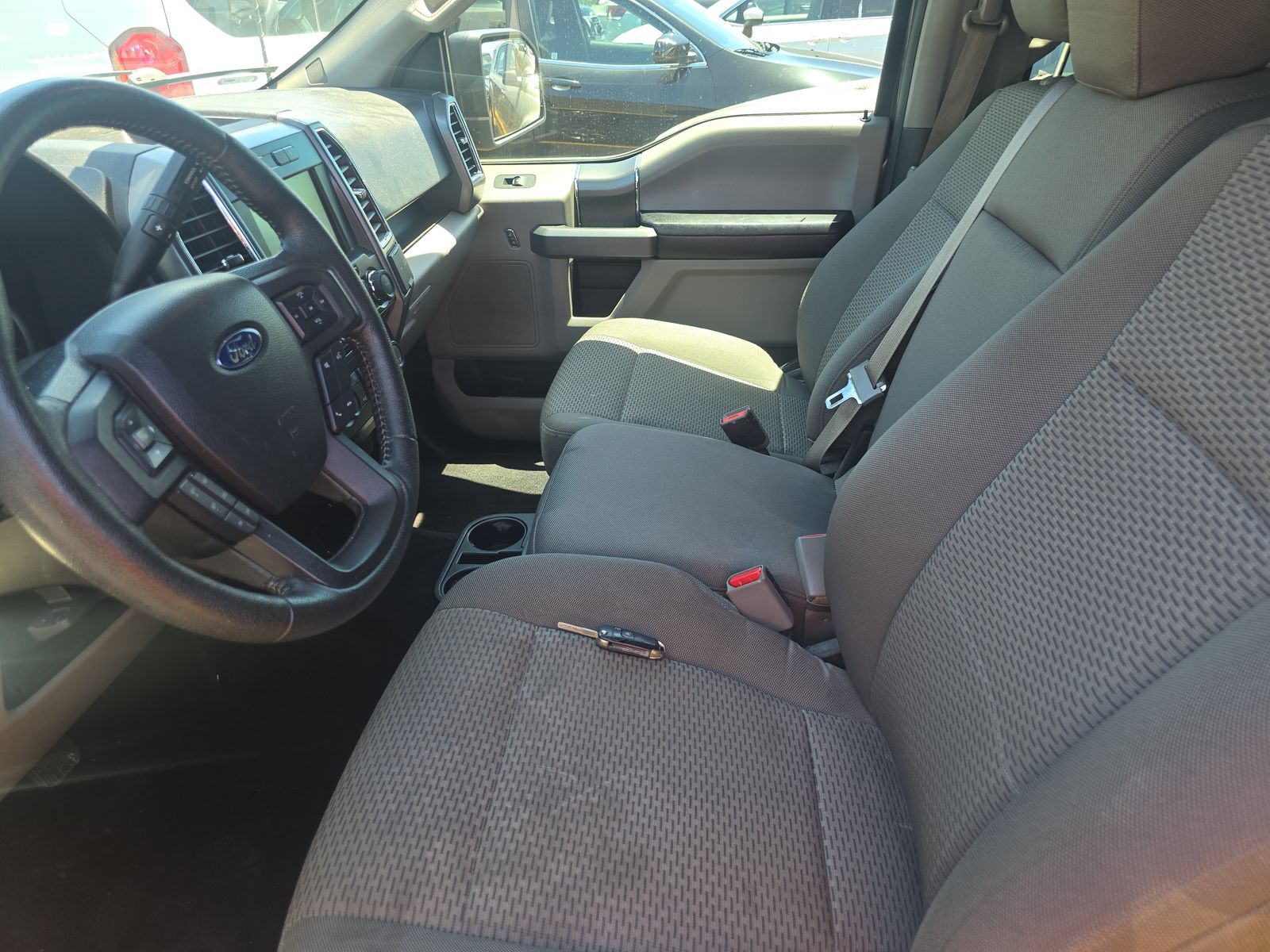 FORD F-150 - 8