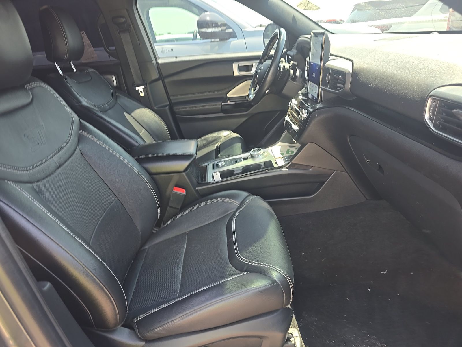 FORD EXPLORER - 9