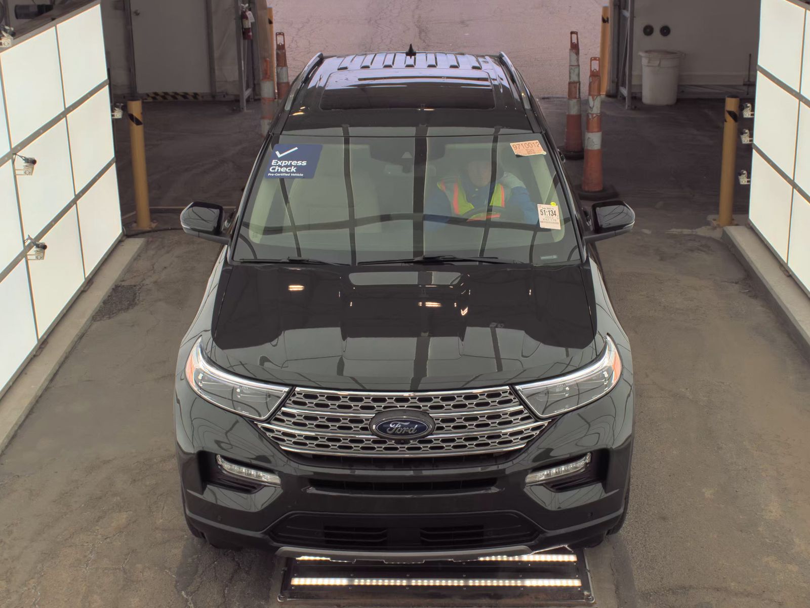 FORD EXPLORER - 3