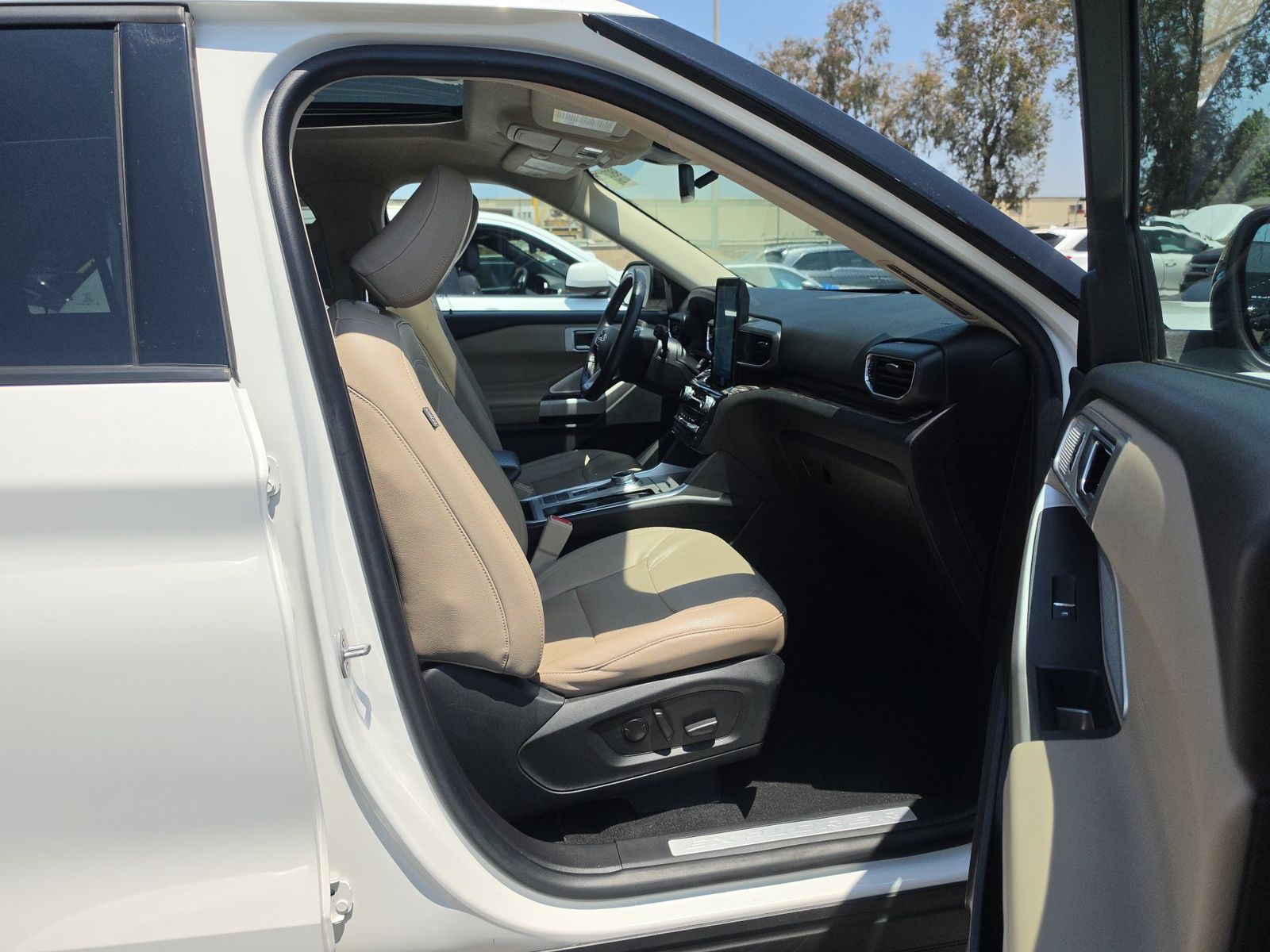FORD EXPLORER - 9