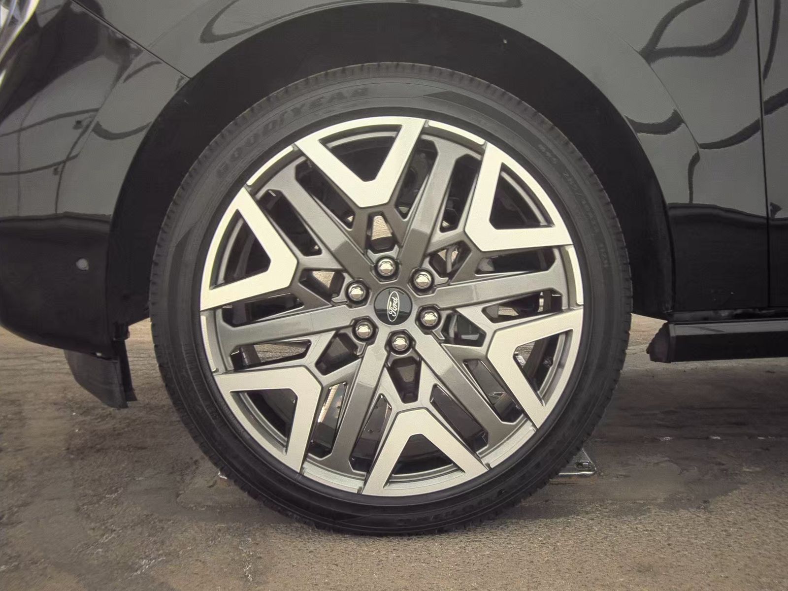 FORD EXPEDITION - 10