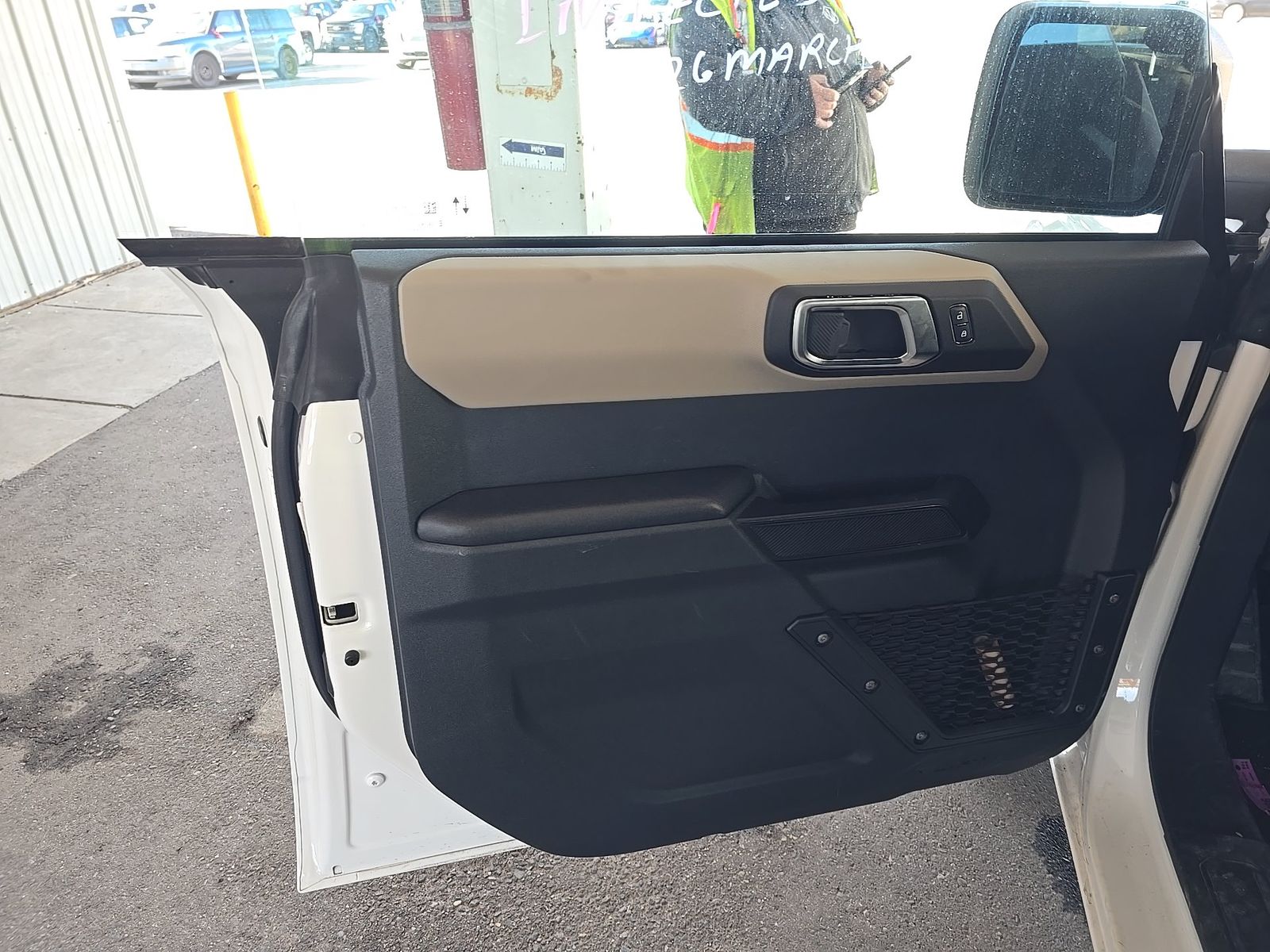 FORD BRONCO - 10