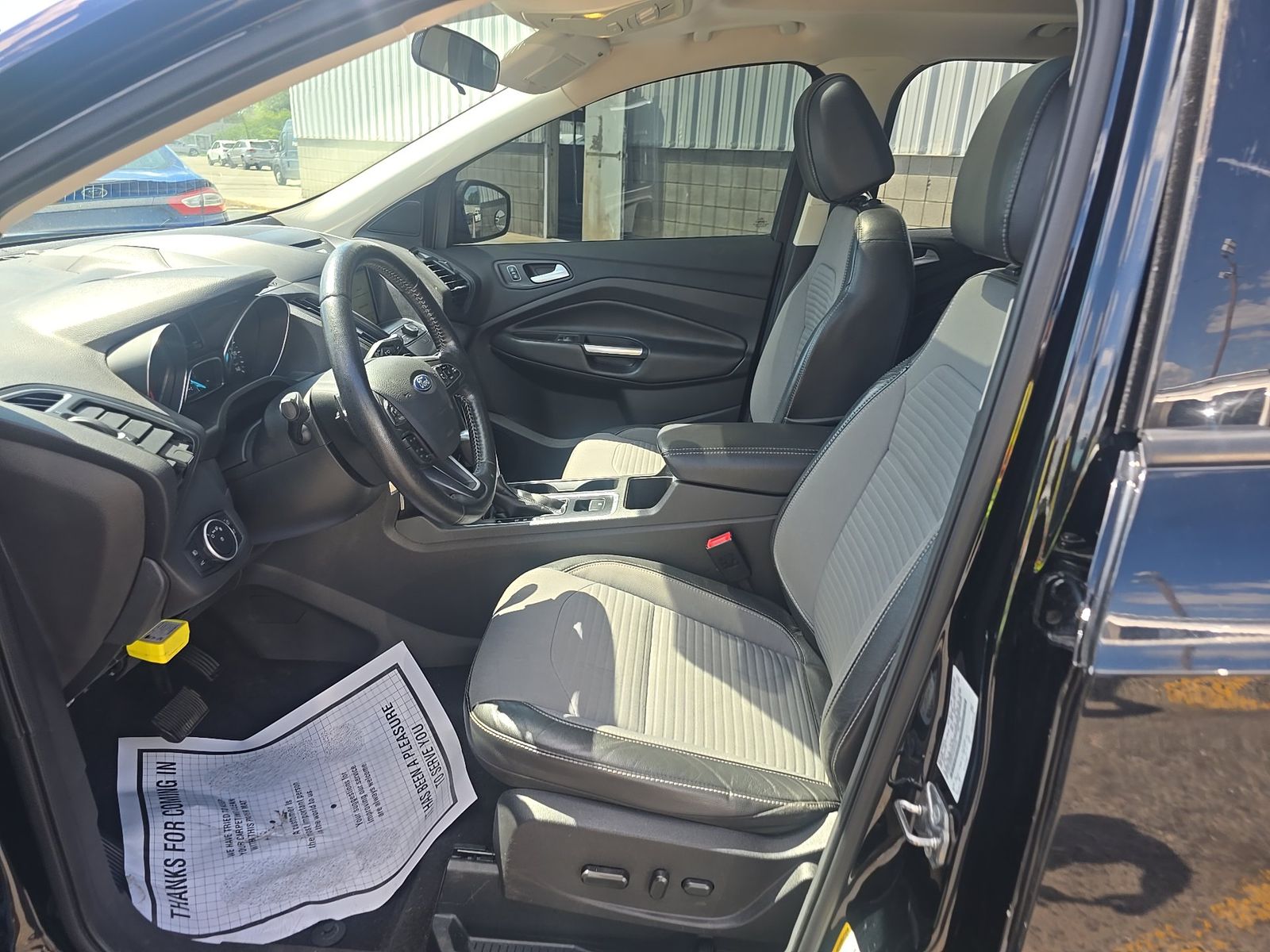 FORD ESCAPE - 8