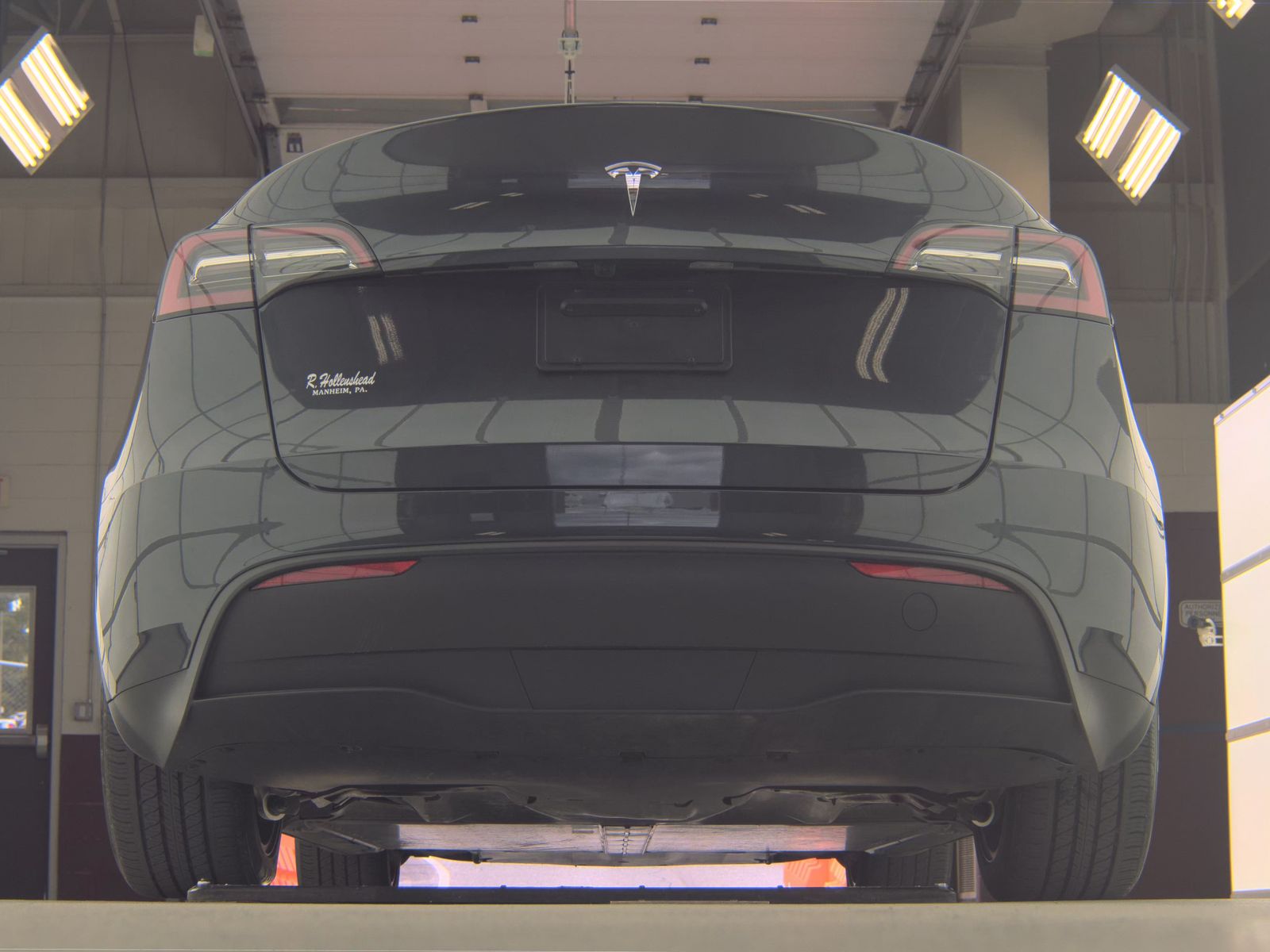 TESLA MODEL Y - 8