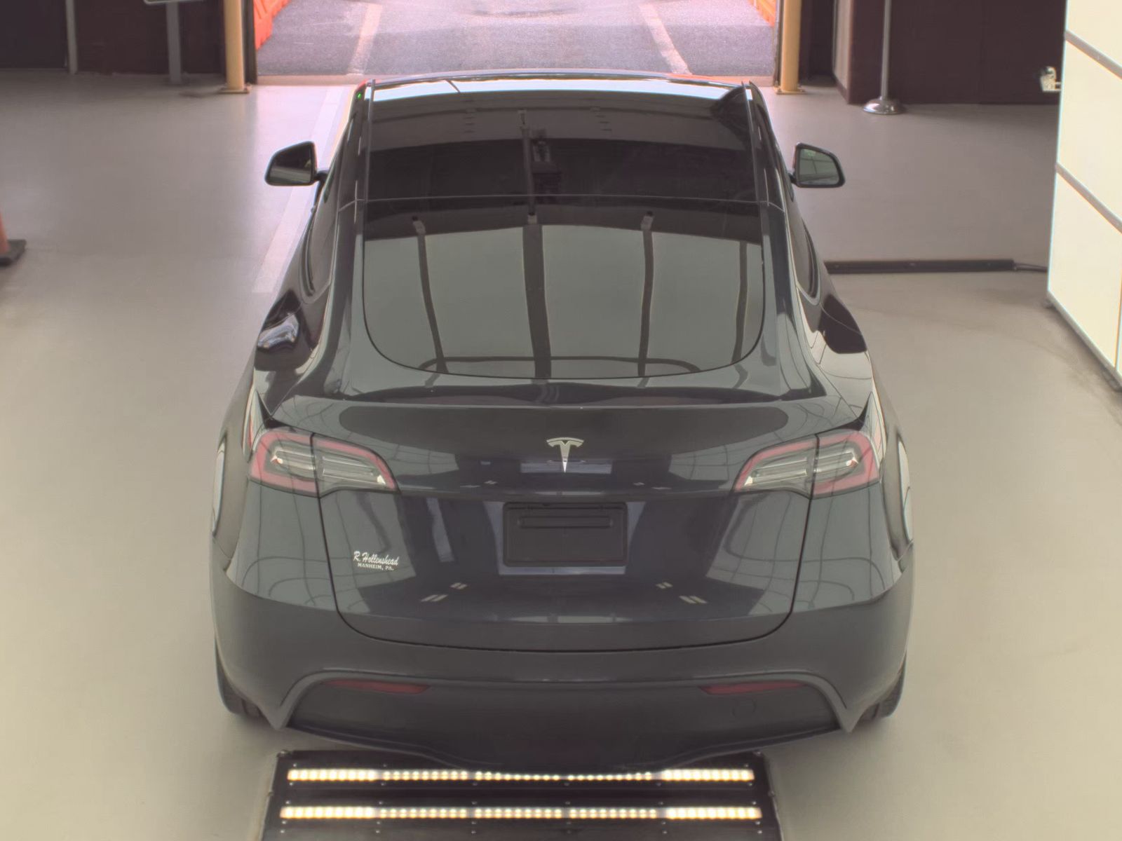 TESLA MODEL Y - 7