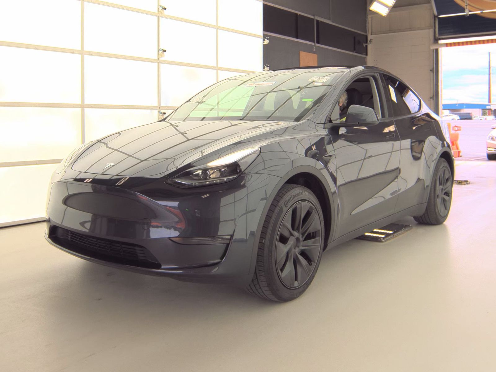 TESLA MODEL Y - 1