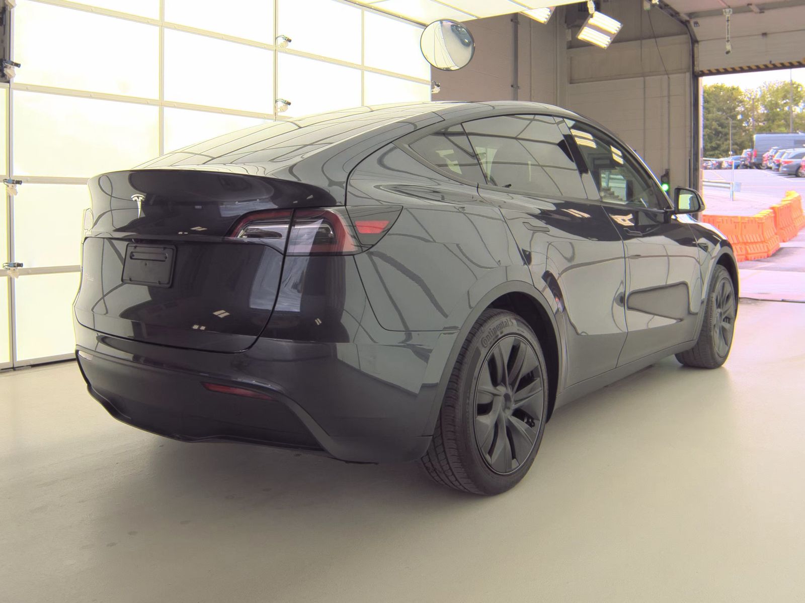 TESLA MODEL Y - 6