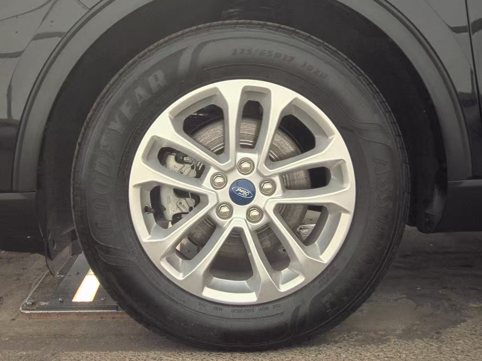 FORD ESCAPE - 10