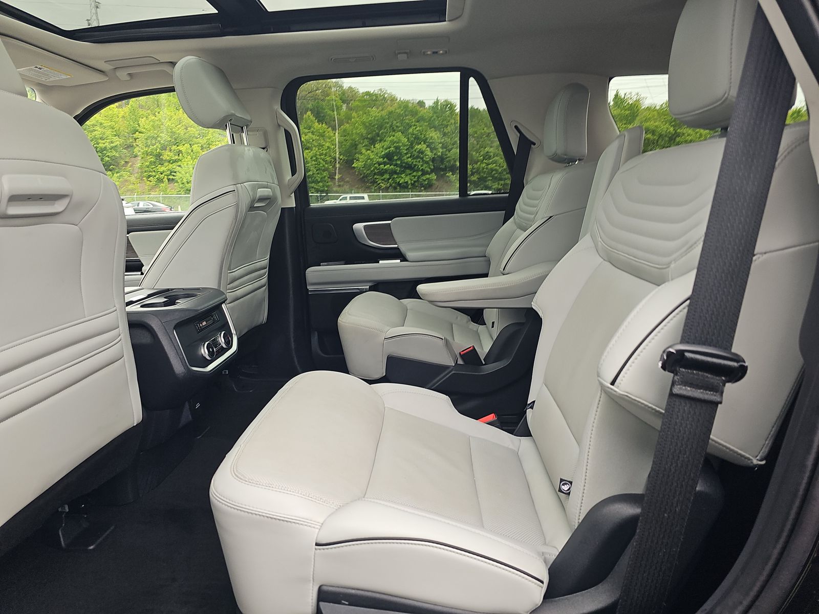 FORD EXPEDITION - 8