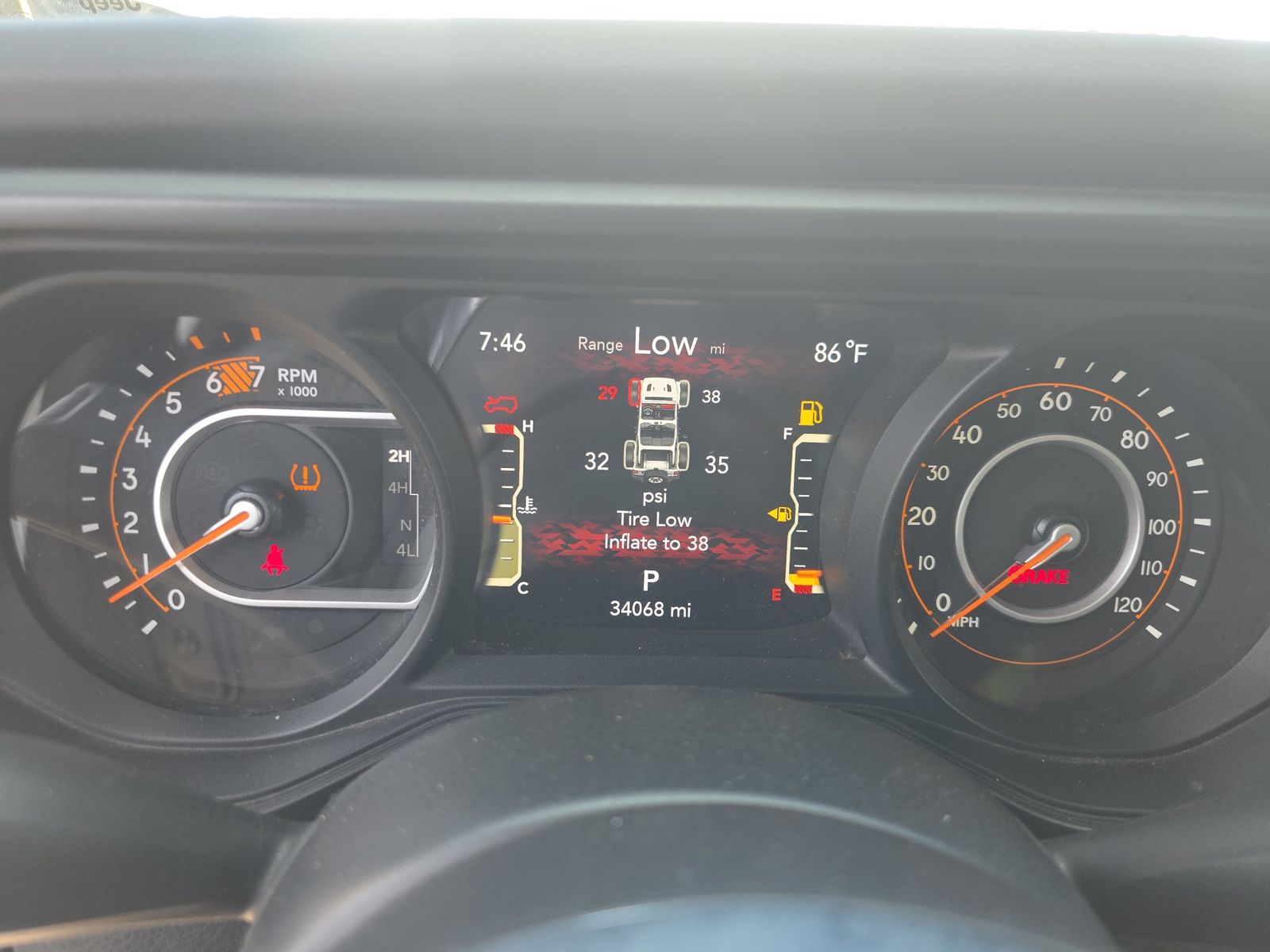 2024 Jeep Wrangler Sahara AWD