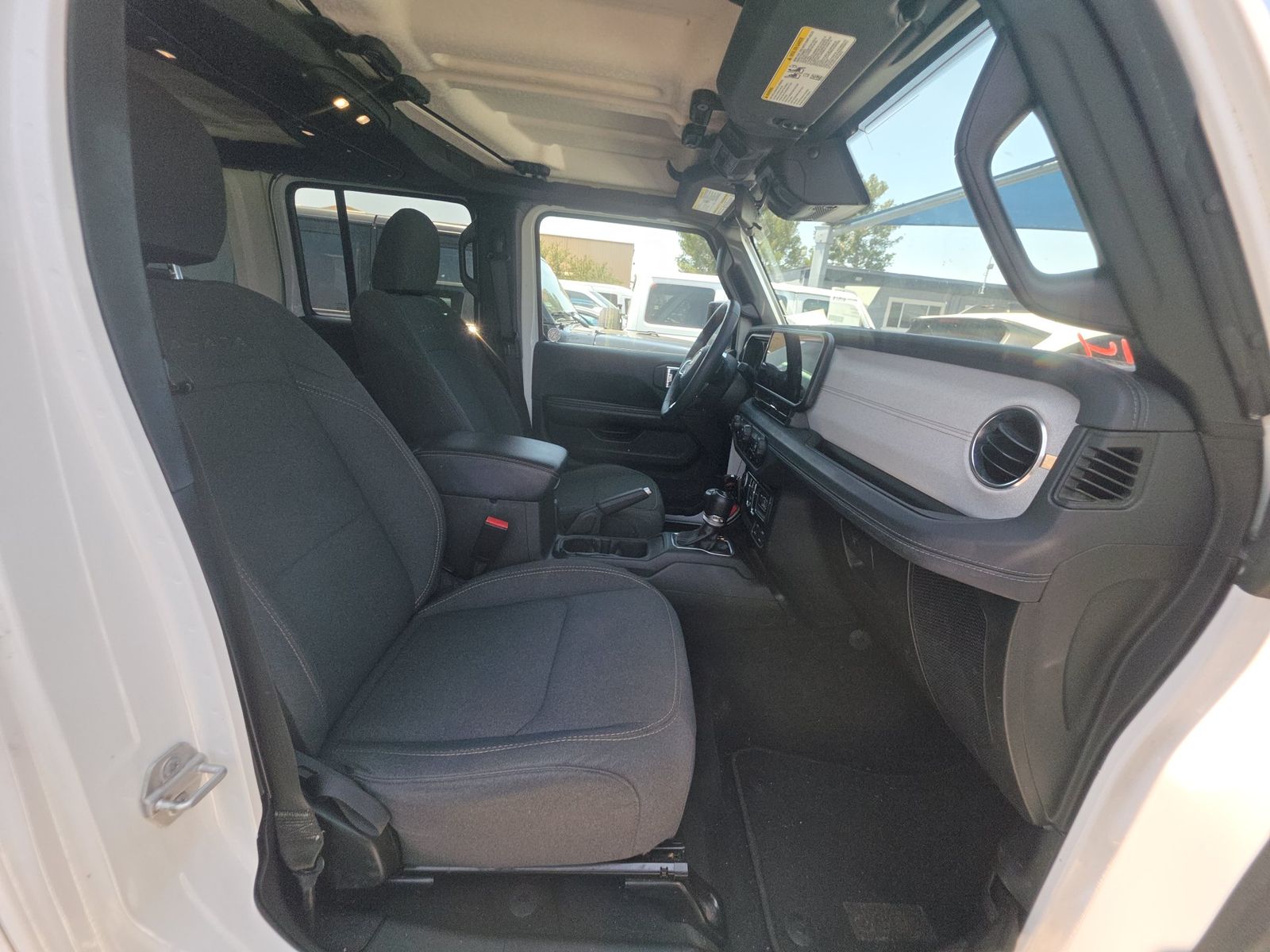 2024 Jeep Wrangler Sahara AWD