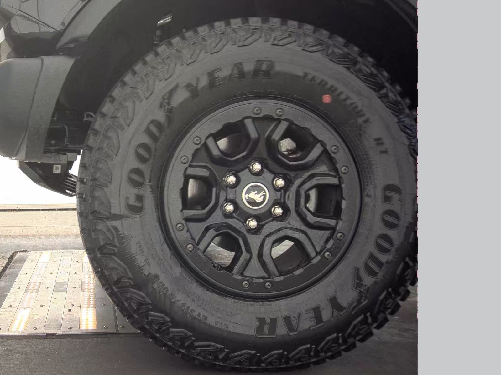 FORD BRONCO - 10