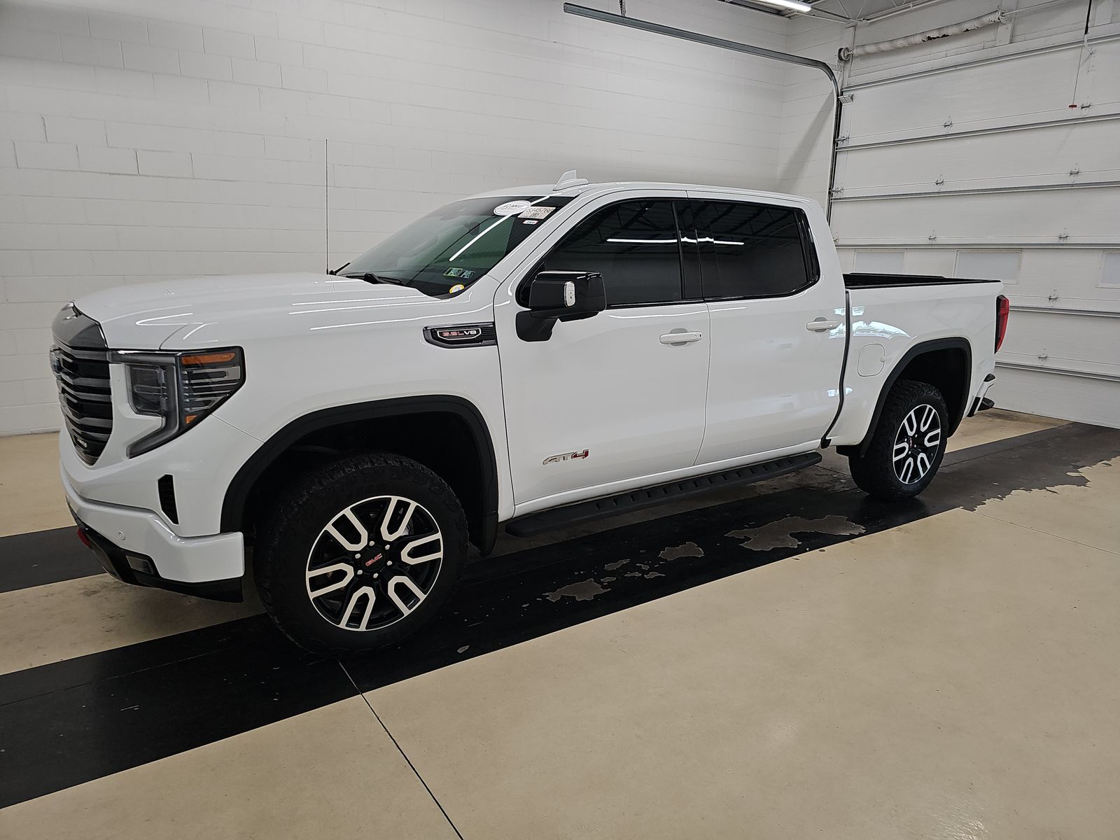 2024 GMC Sierra 4WD Crew Cab Short Box AT4's photo