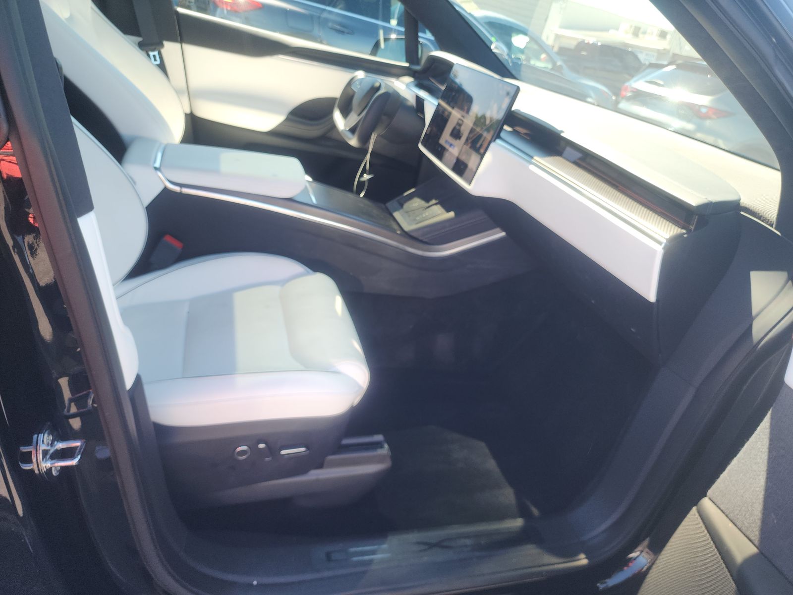 TESLA MODEL X - 3