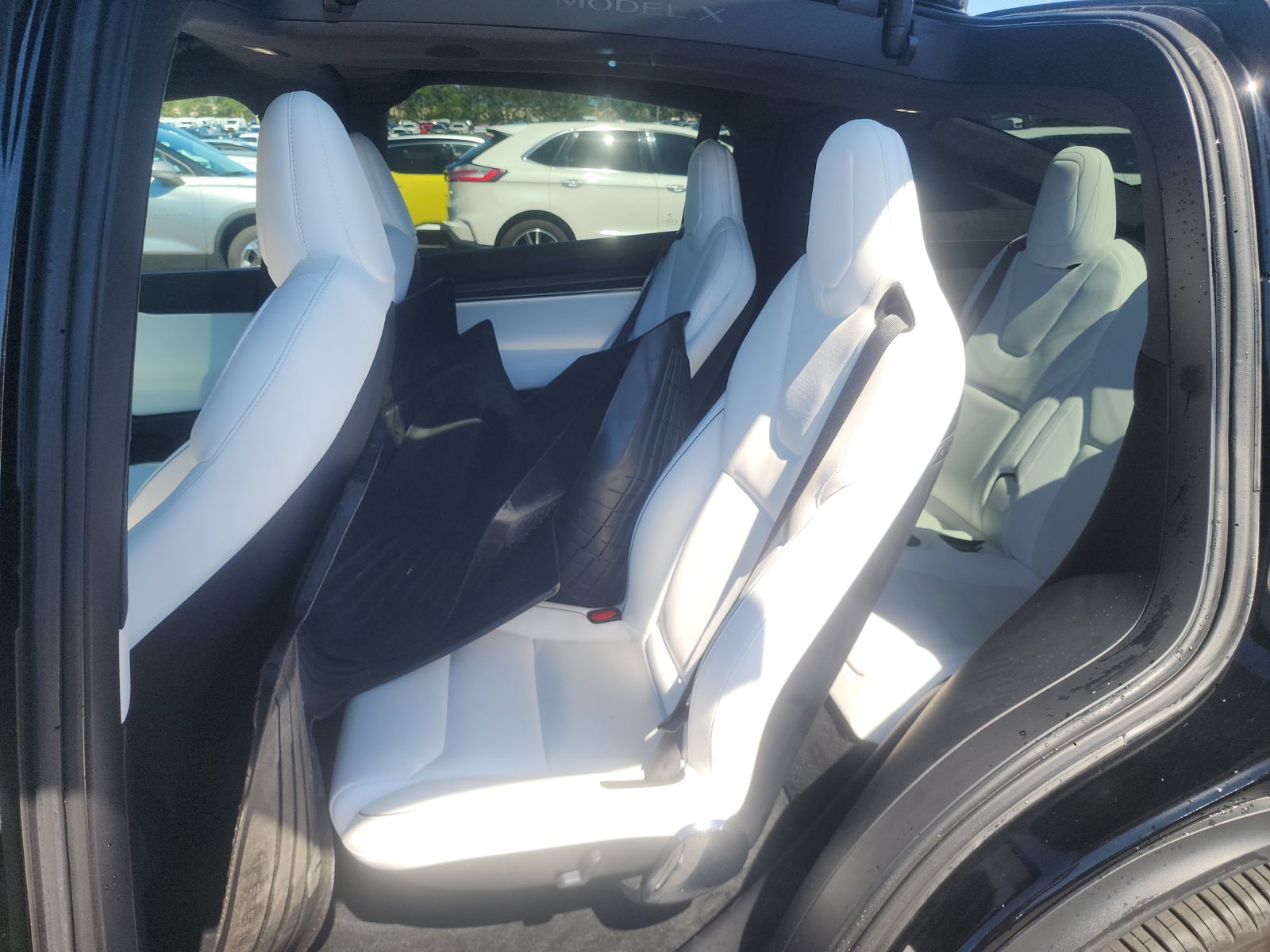 TESLA MODEL X - 8