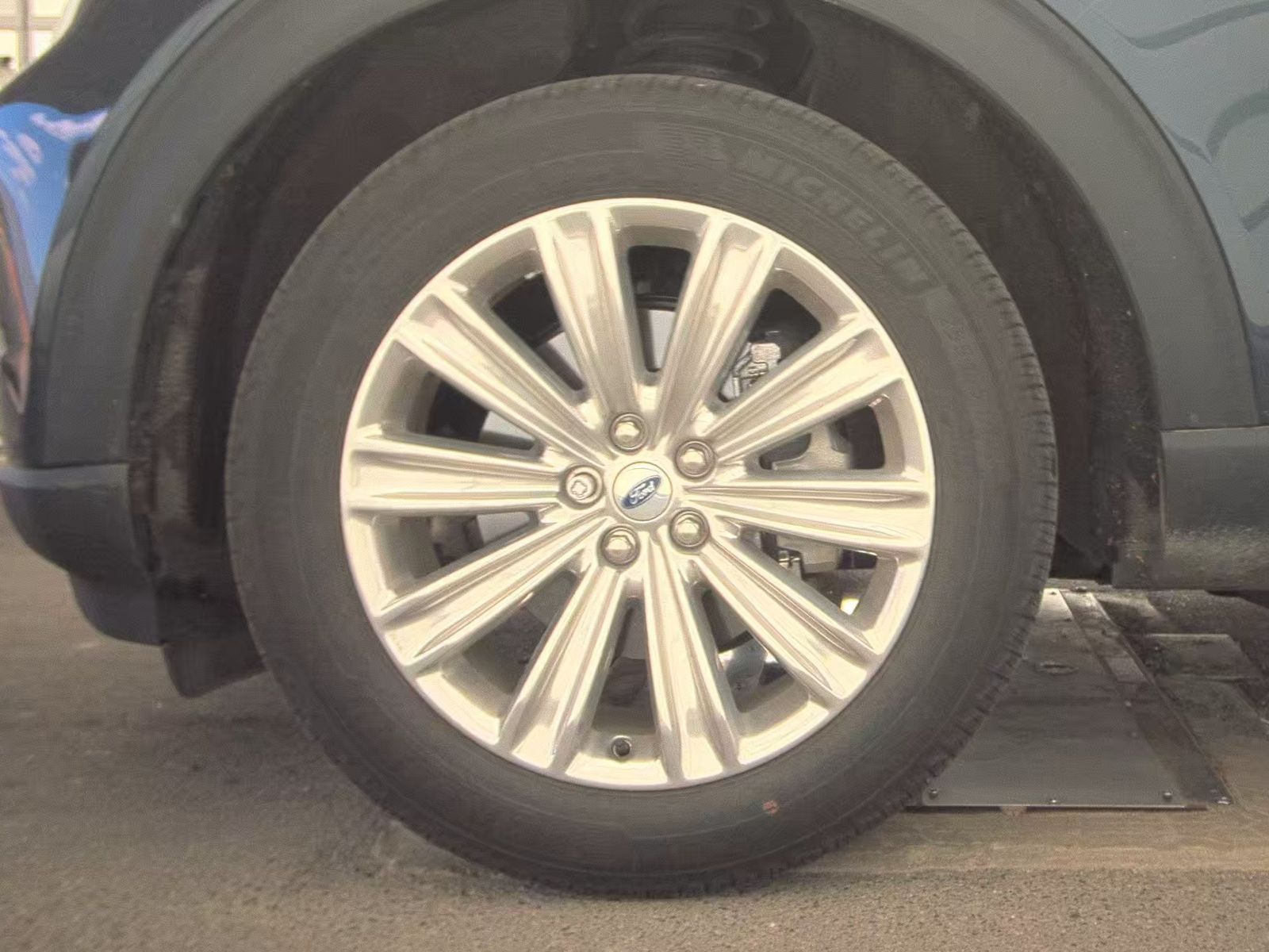 FORD EXPLORER - 10