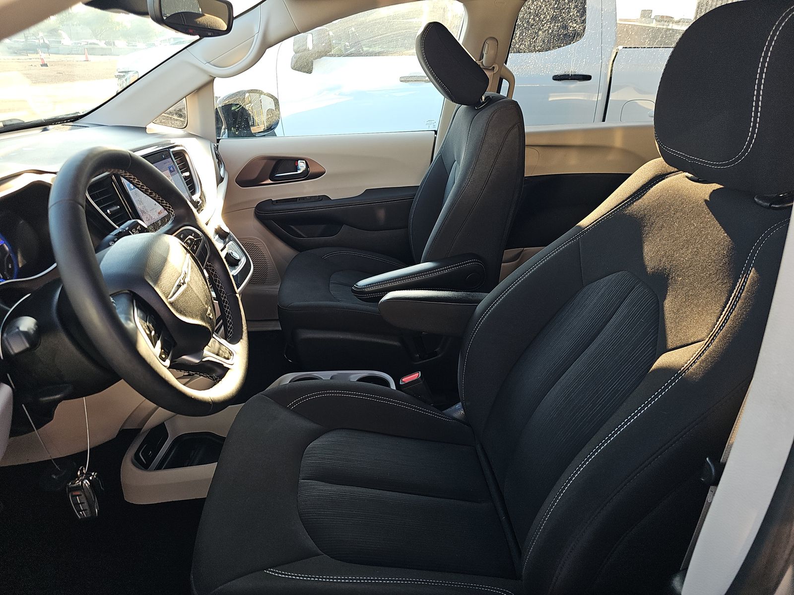 CHRYSLER VOYAGER - 8