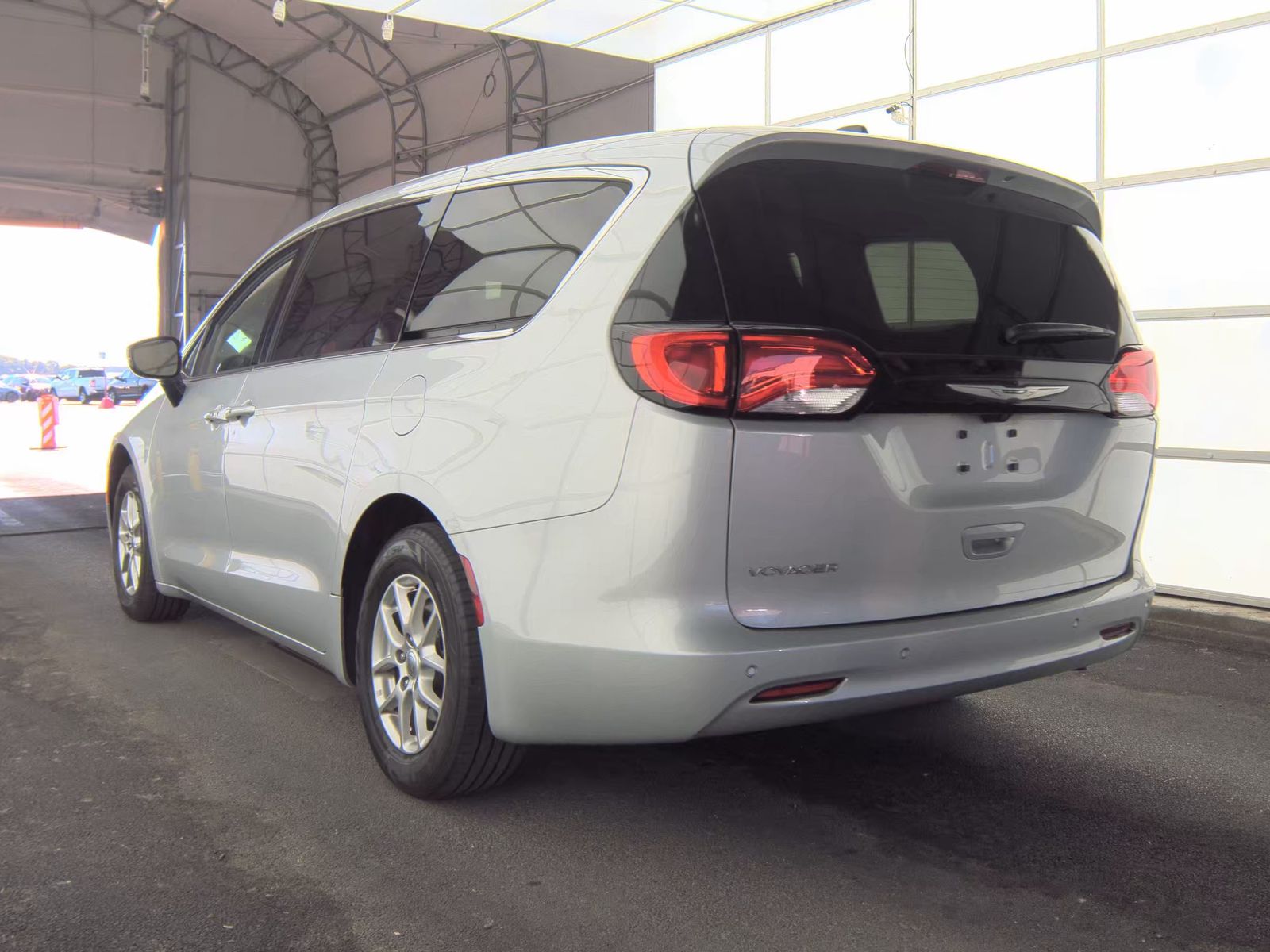 CHRYSLER VOYAGER - 7