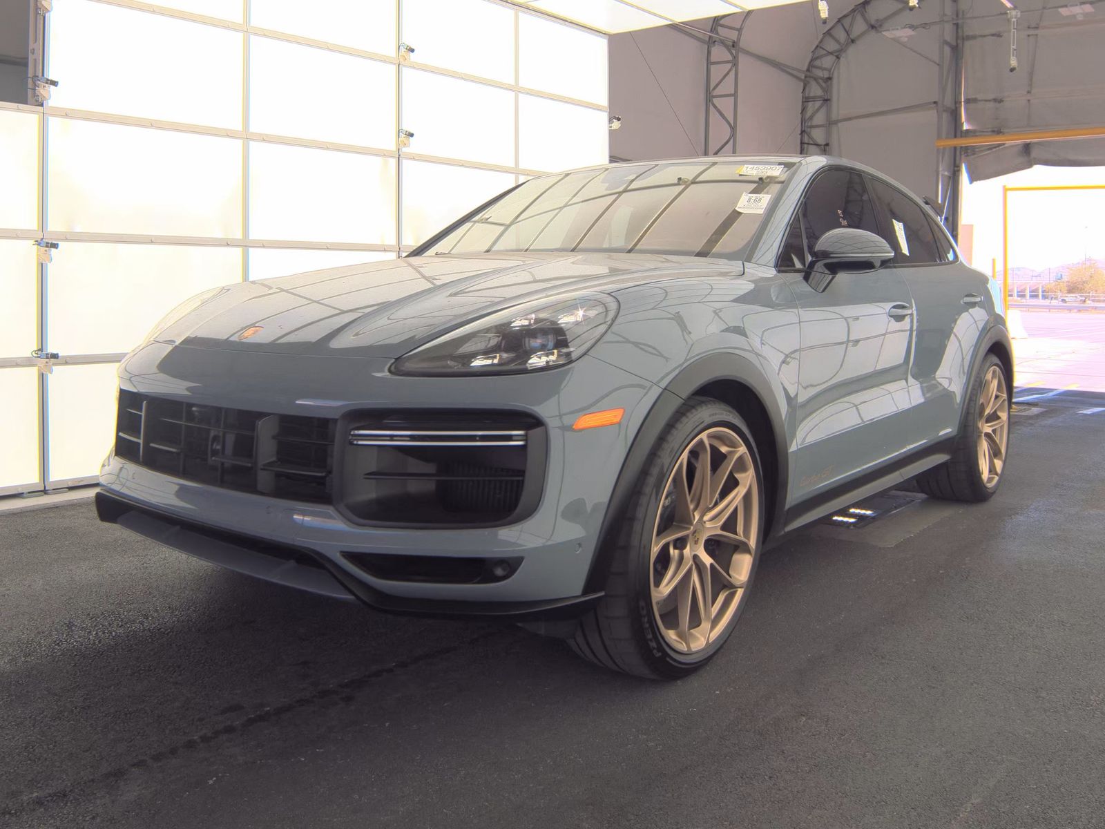 PORSCHE CAYENNE - 1