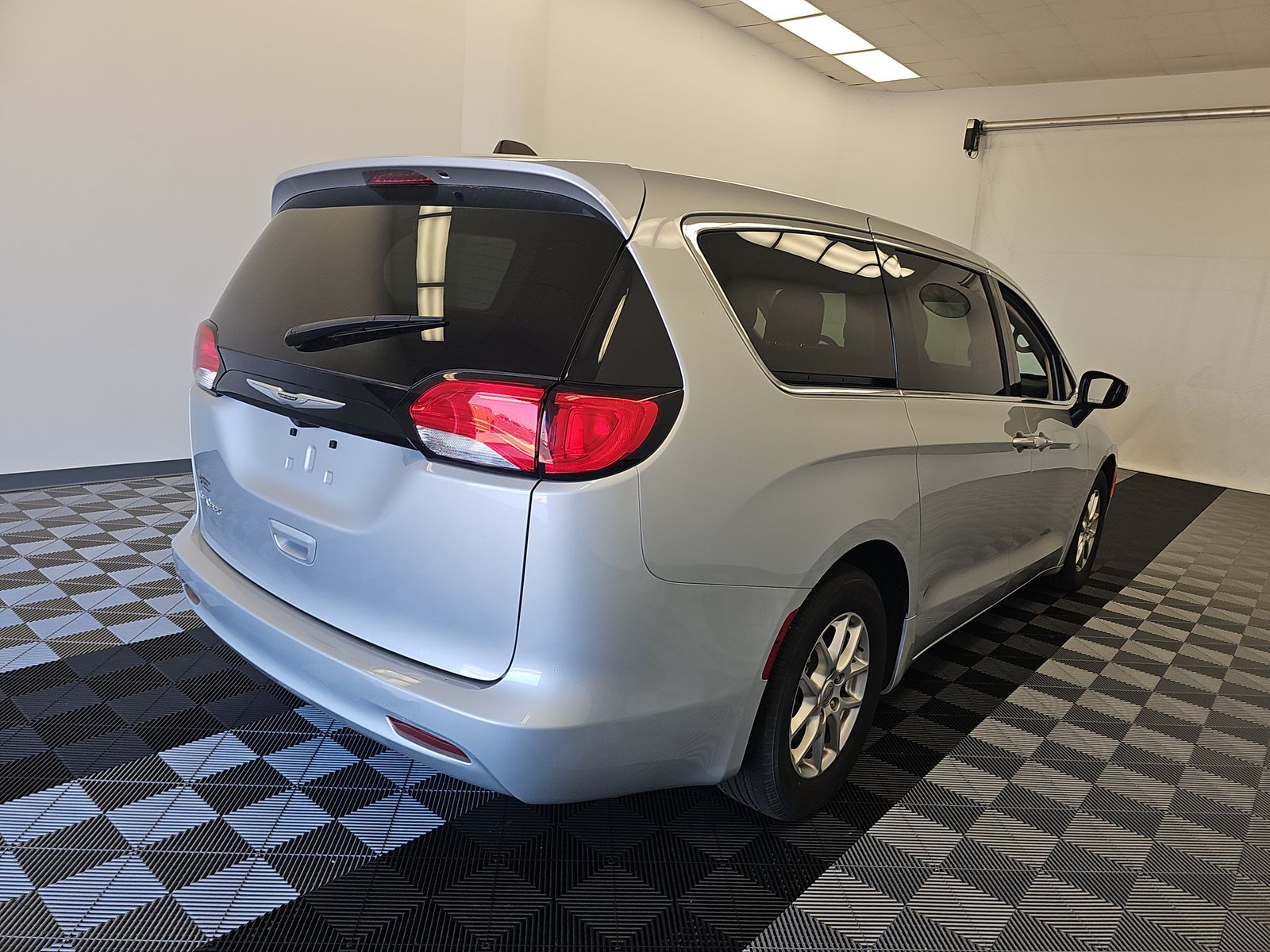 CHRYSLER VOYAGER - 5