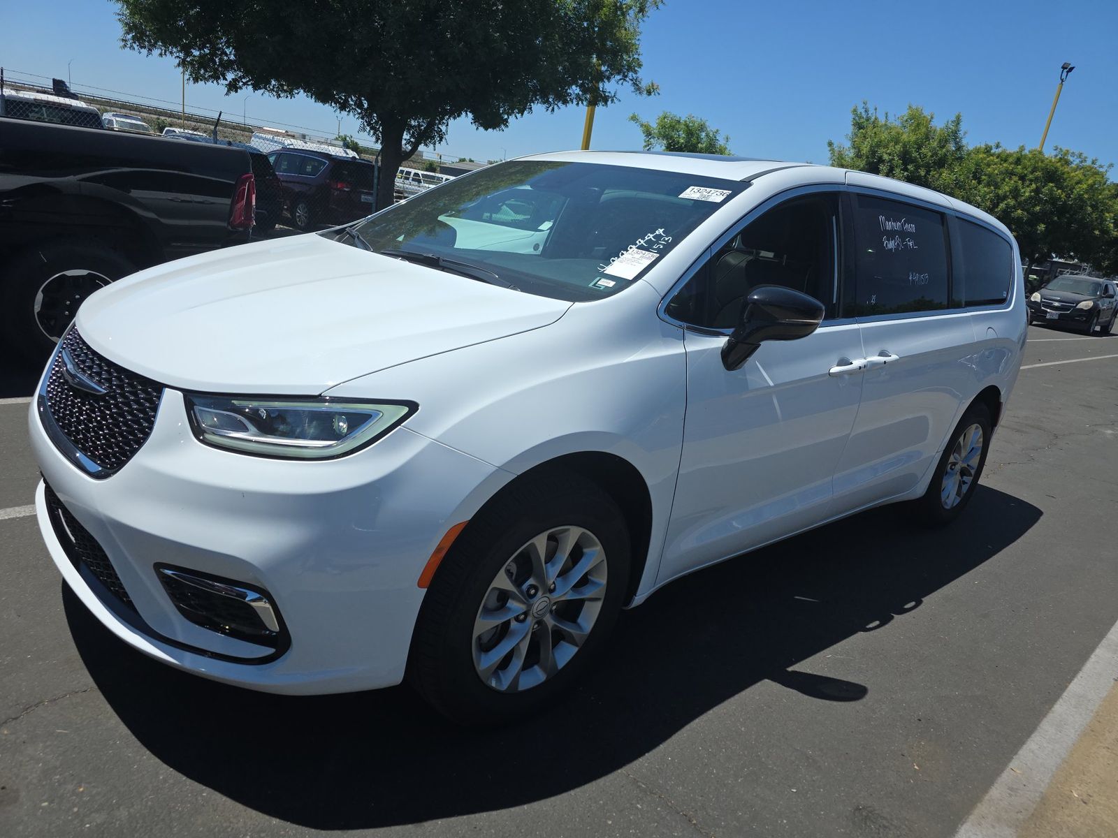 2026 Chrysler Pacifica Limited AWD