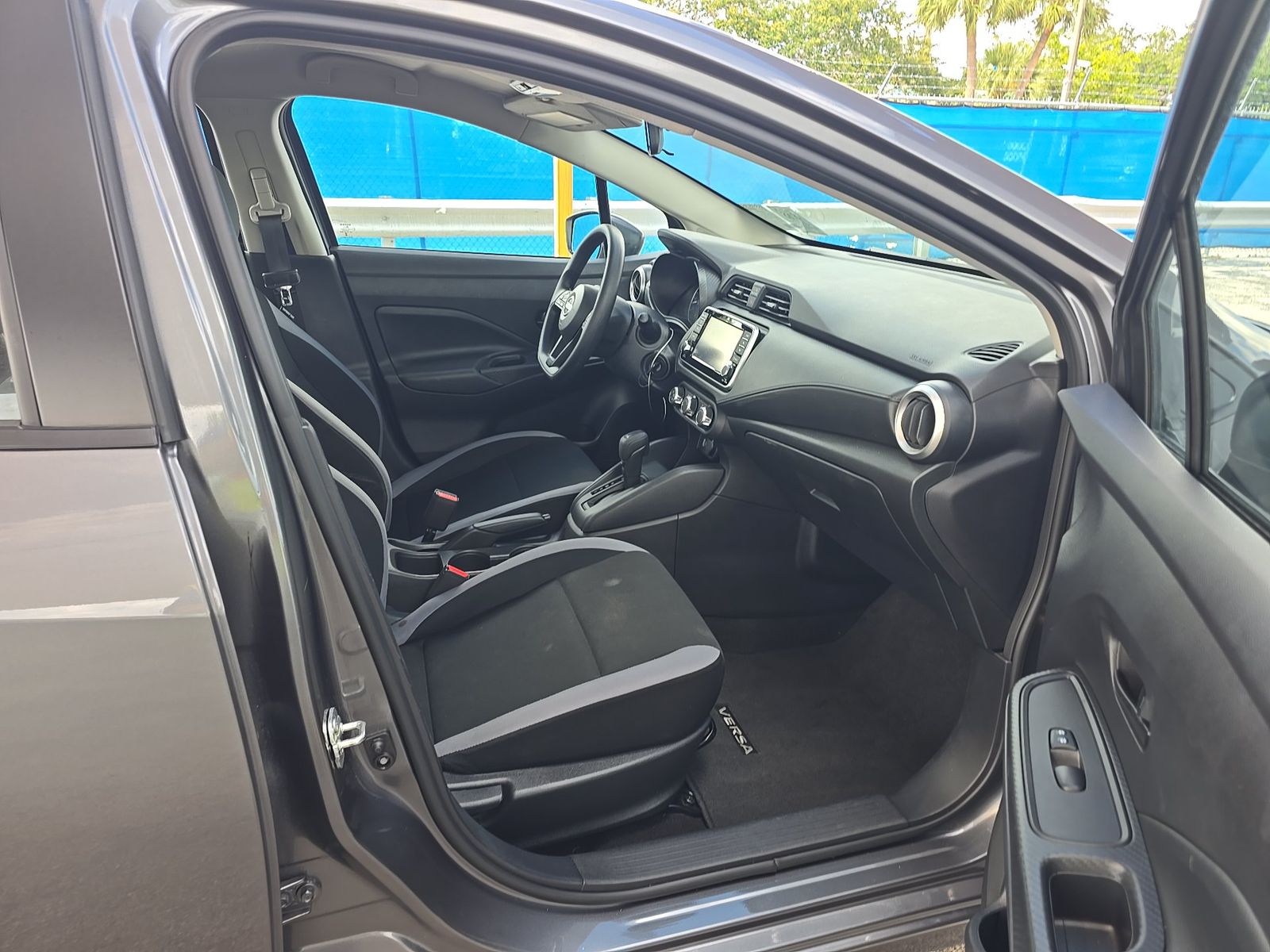 NISSAN VERSA - 9