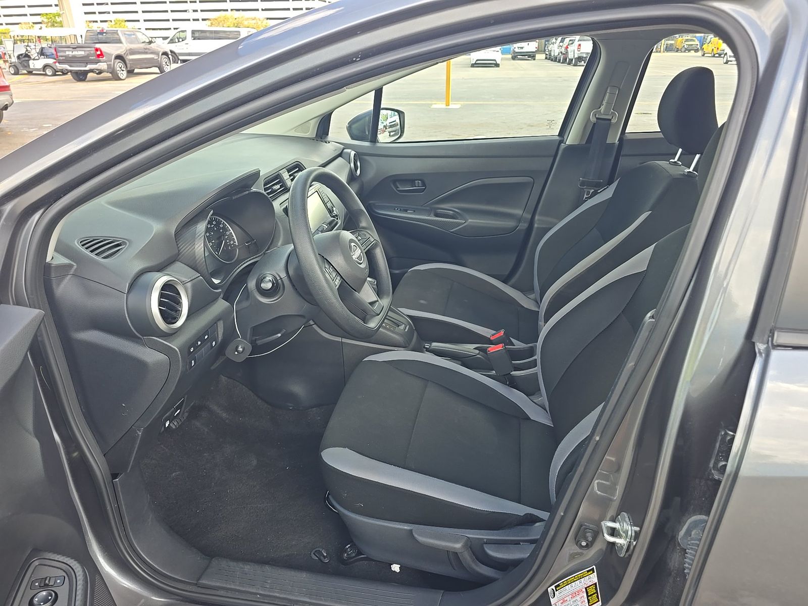 NISSAN VERSA - 8