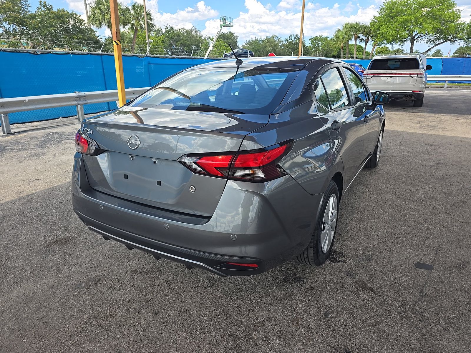 NISSAN VERSA - 5