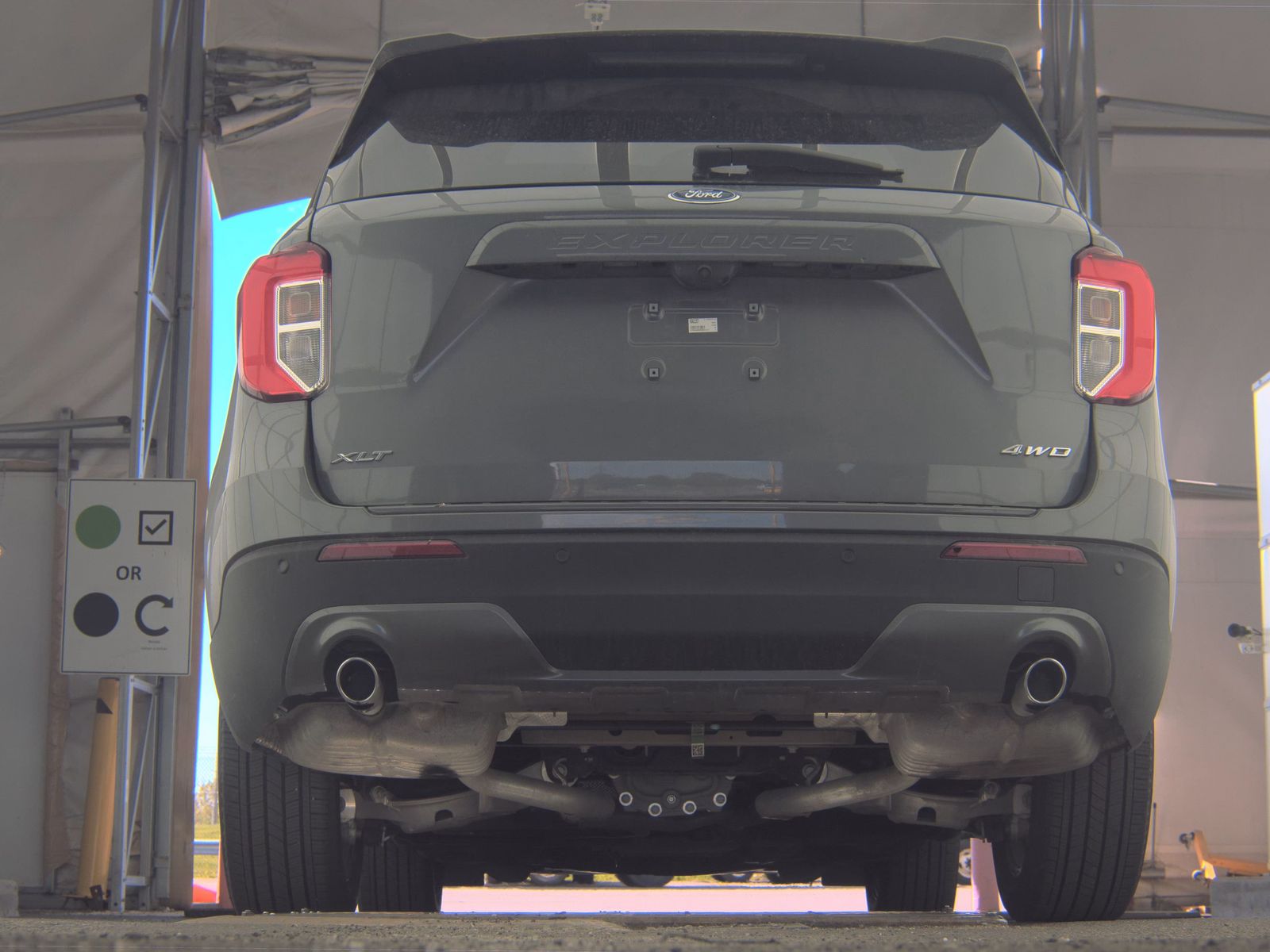 FORD EXPLORER - 8