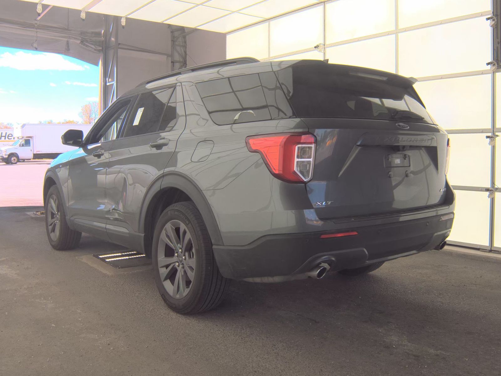 FORD EXPLORER - 9