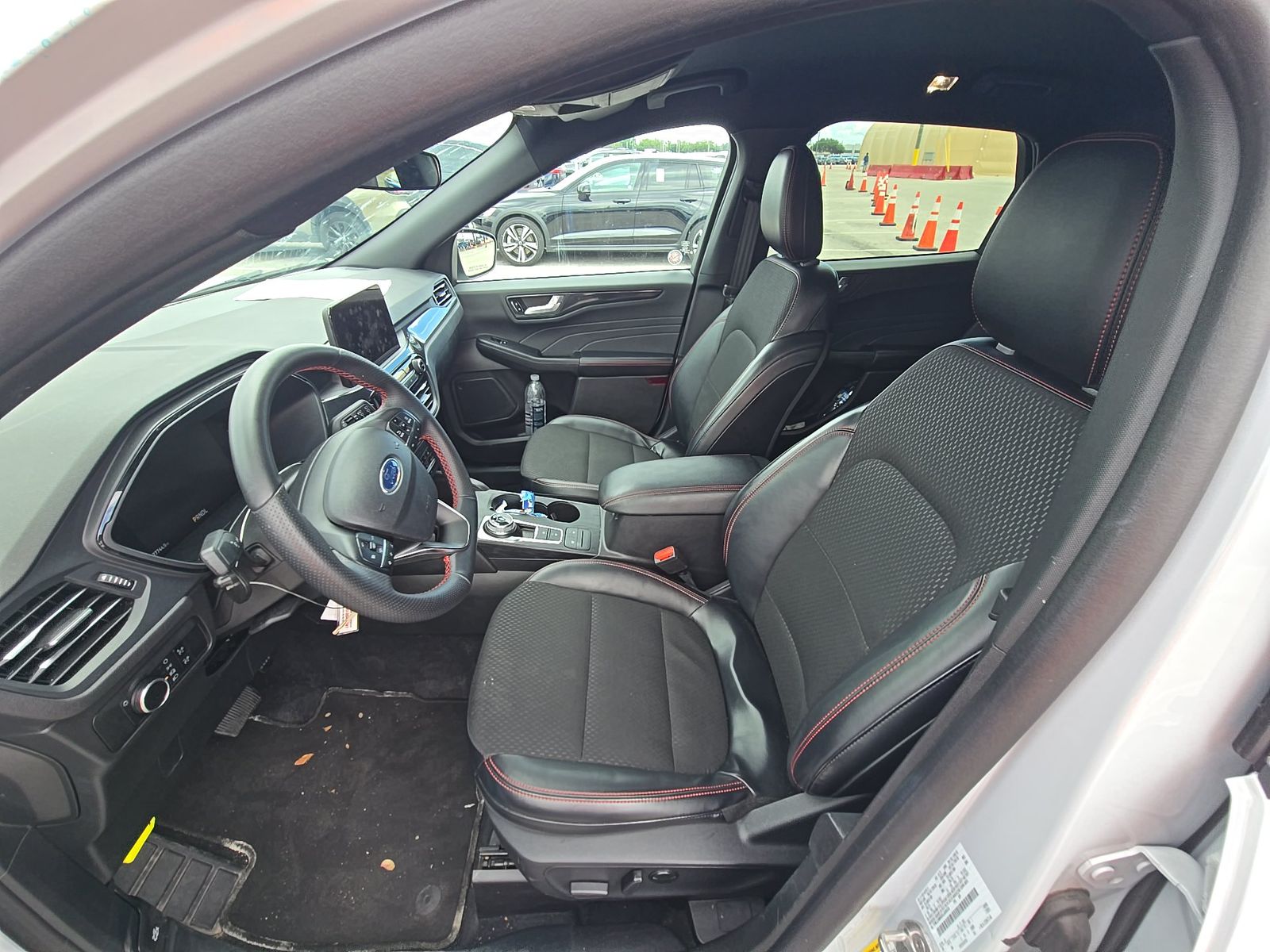 FORD ESCAPE - 8