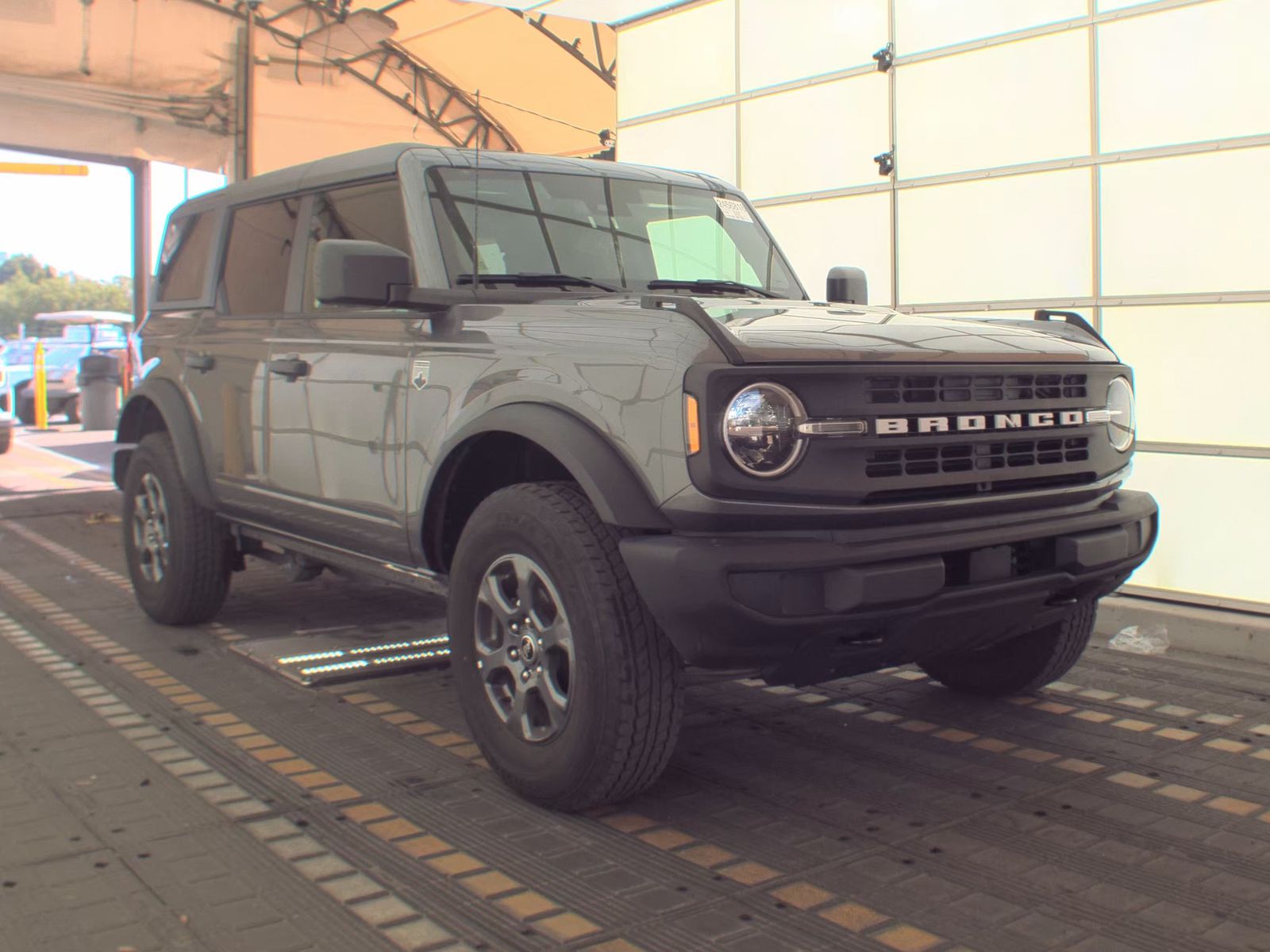 FORD BRONCO - 4