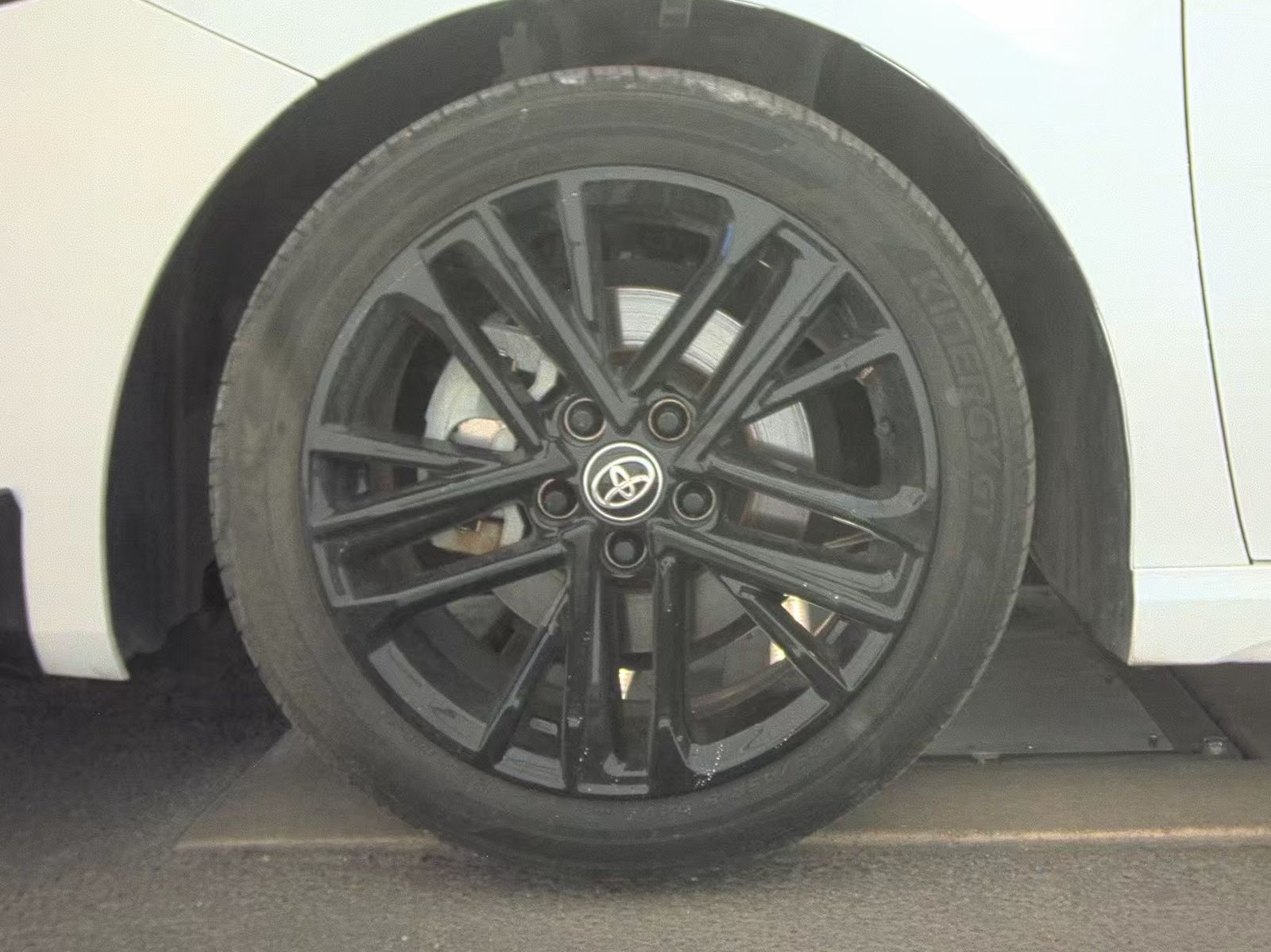 TOYOTA CAMRY - 10