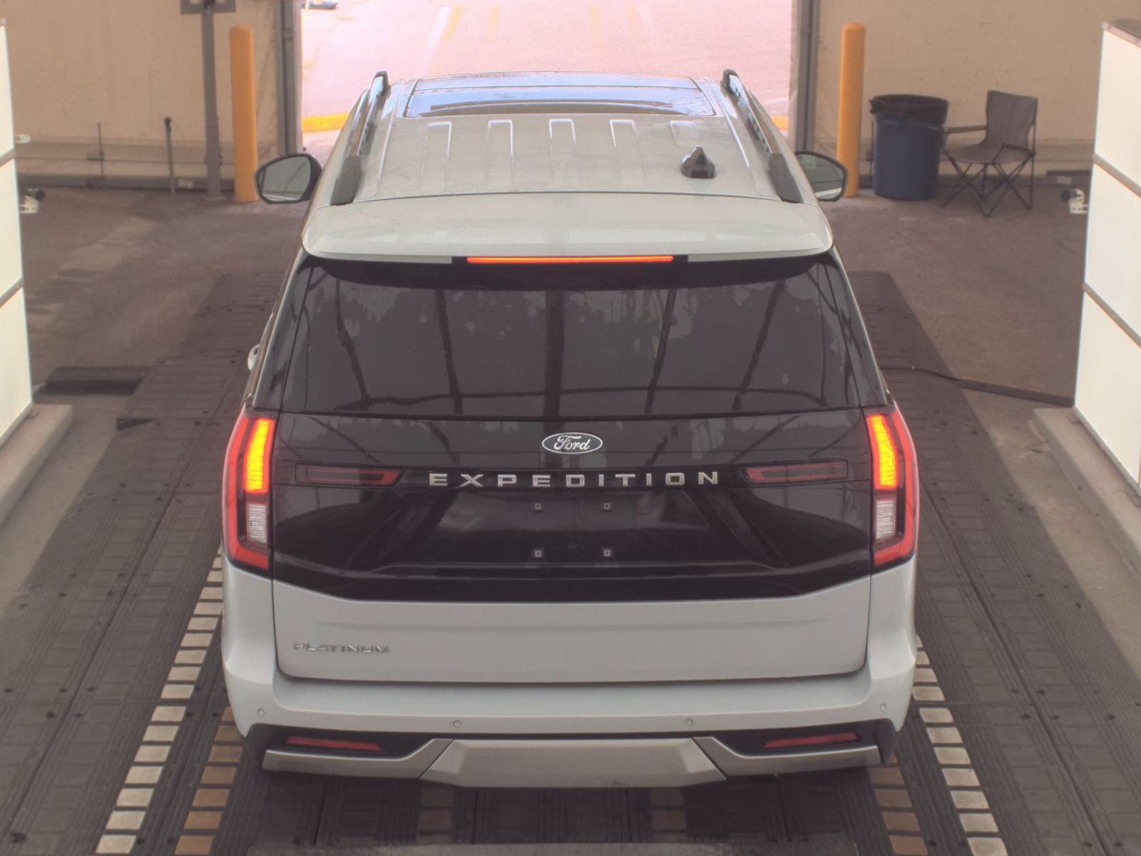 FORD EXPEDITION - 6