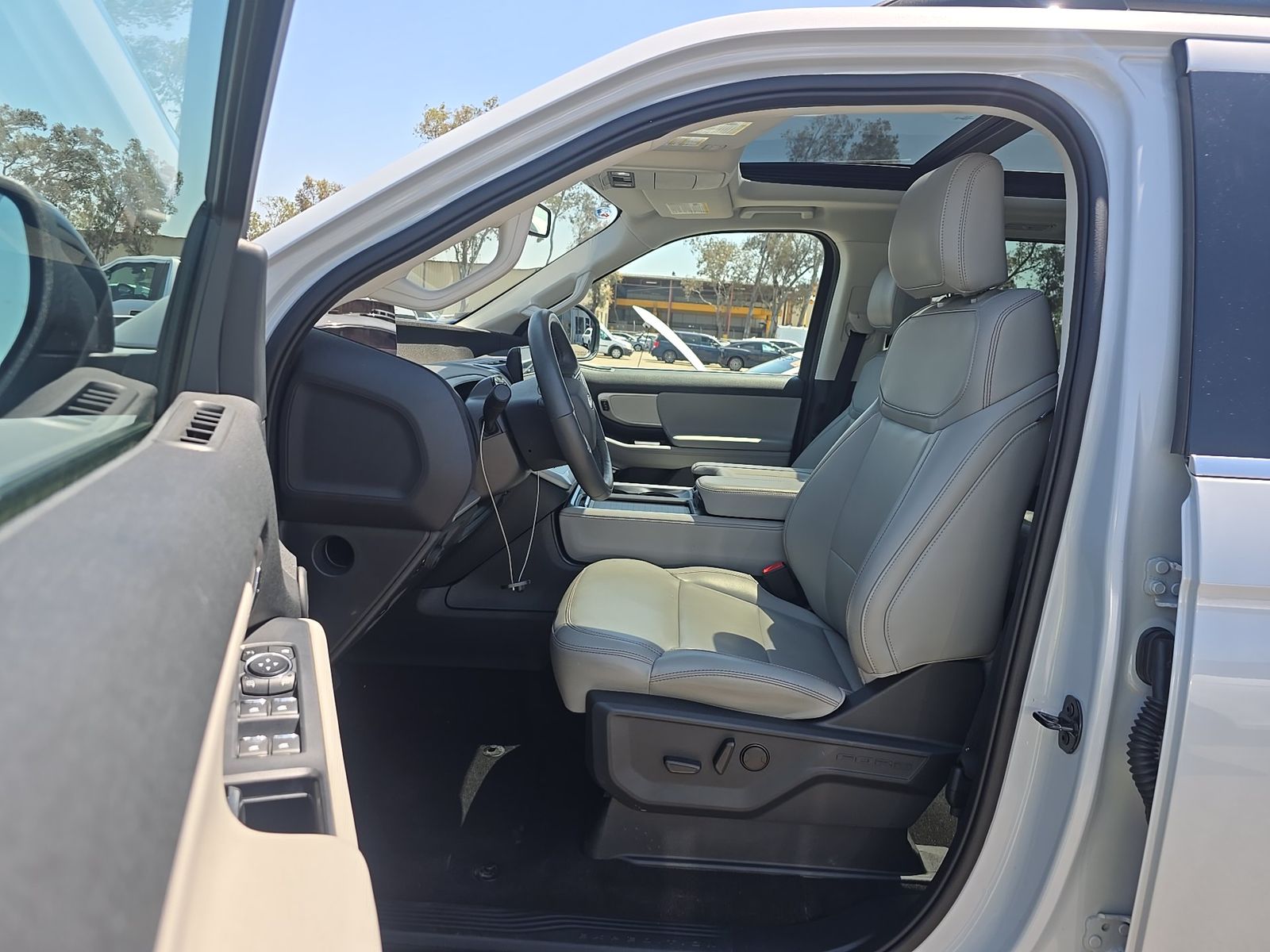 FORD EXPEDITION - 8