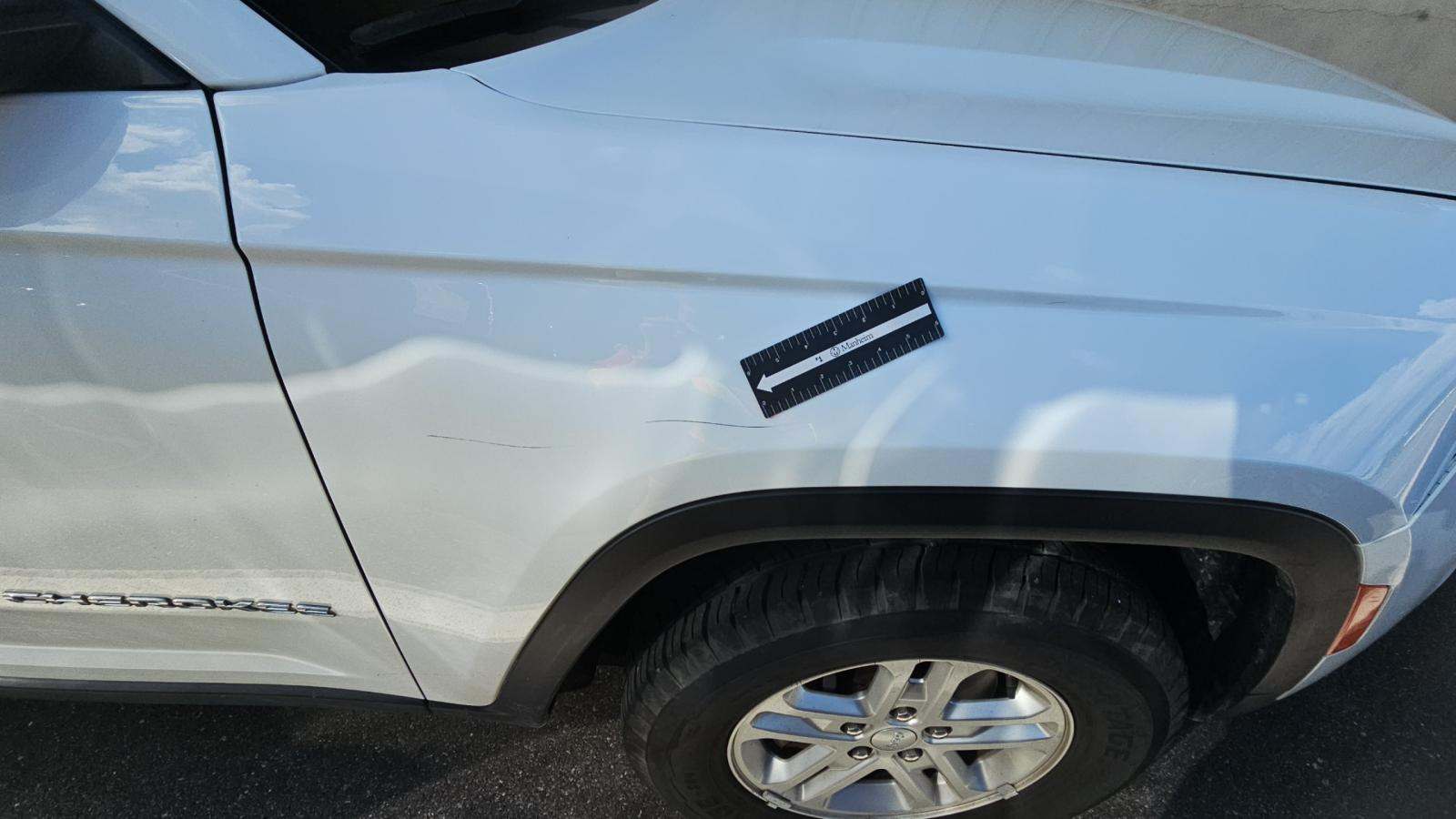 2023 Jeep Grand Cherokee Laredo RWD