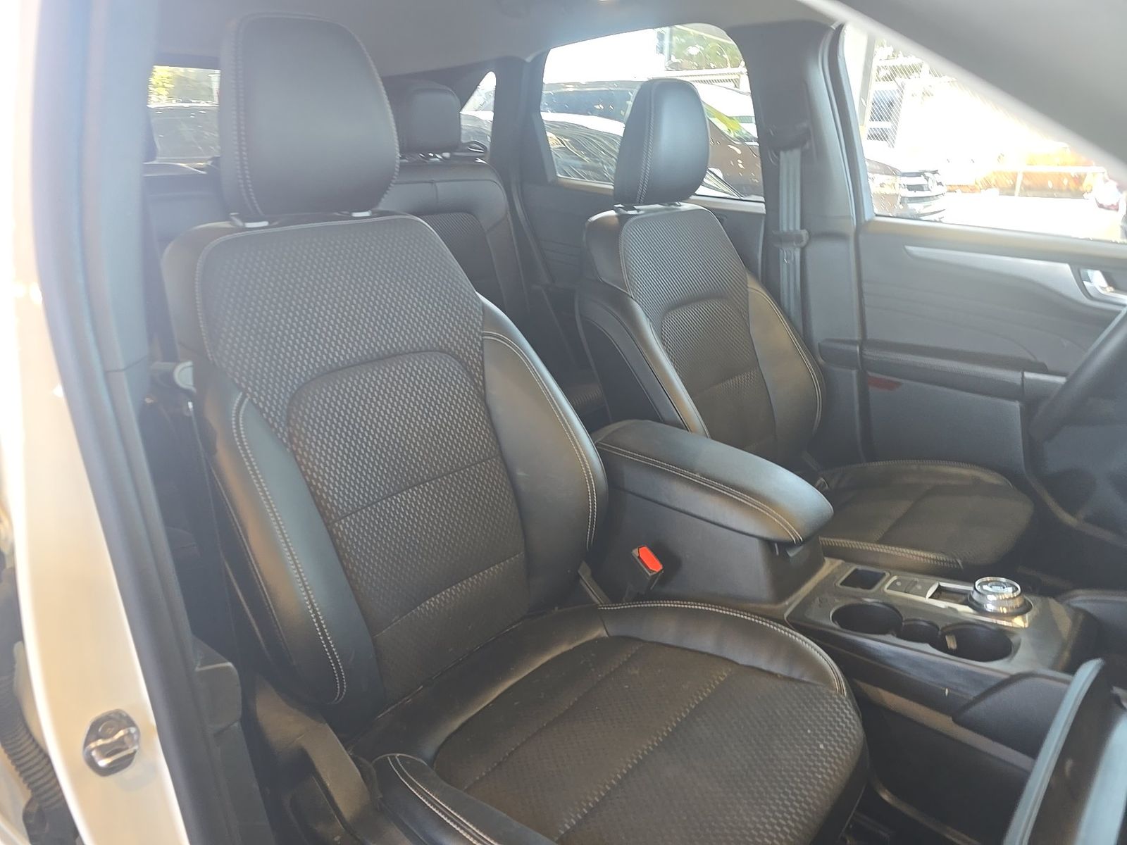 FORD ESCAPE - 9