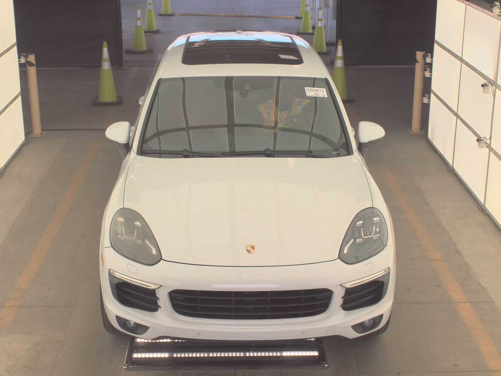 PORSCHE CAYENNE - 3