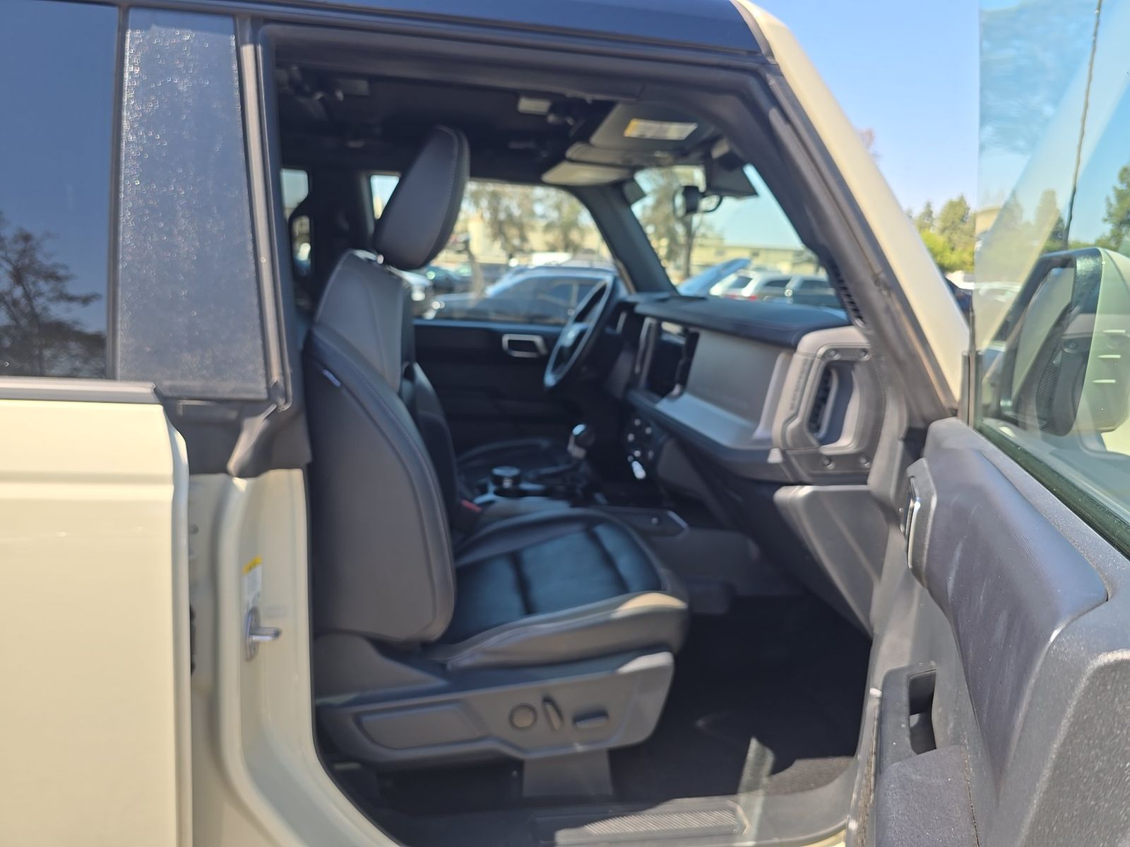 FORD BRONCO - 9