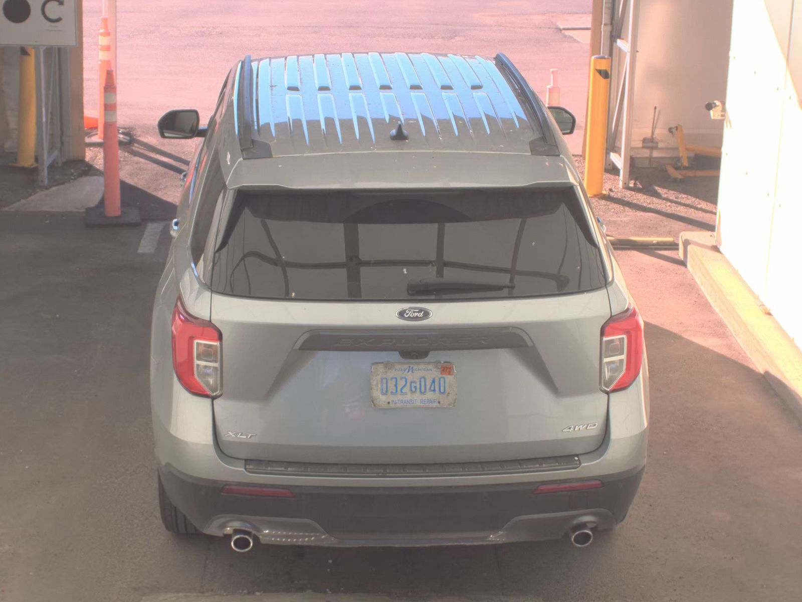 FORD EXPLORER - 7