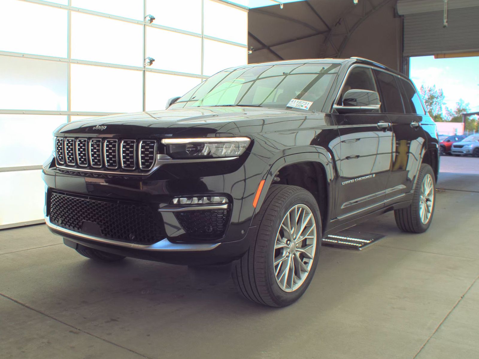 2023 Jeep Grand Cherokee Summit AWD