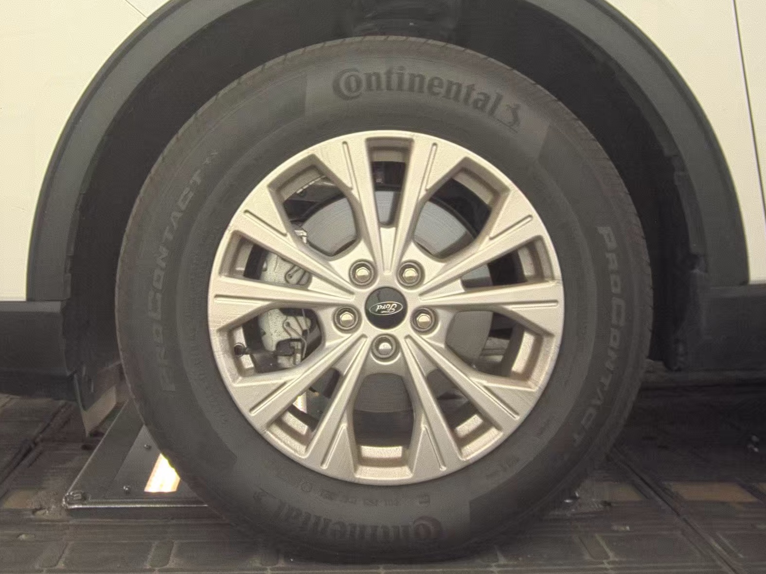 FORD ESCAPE - 10