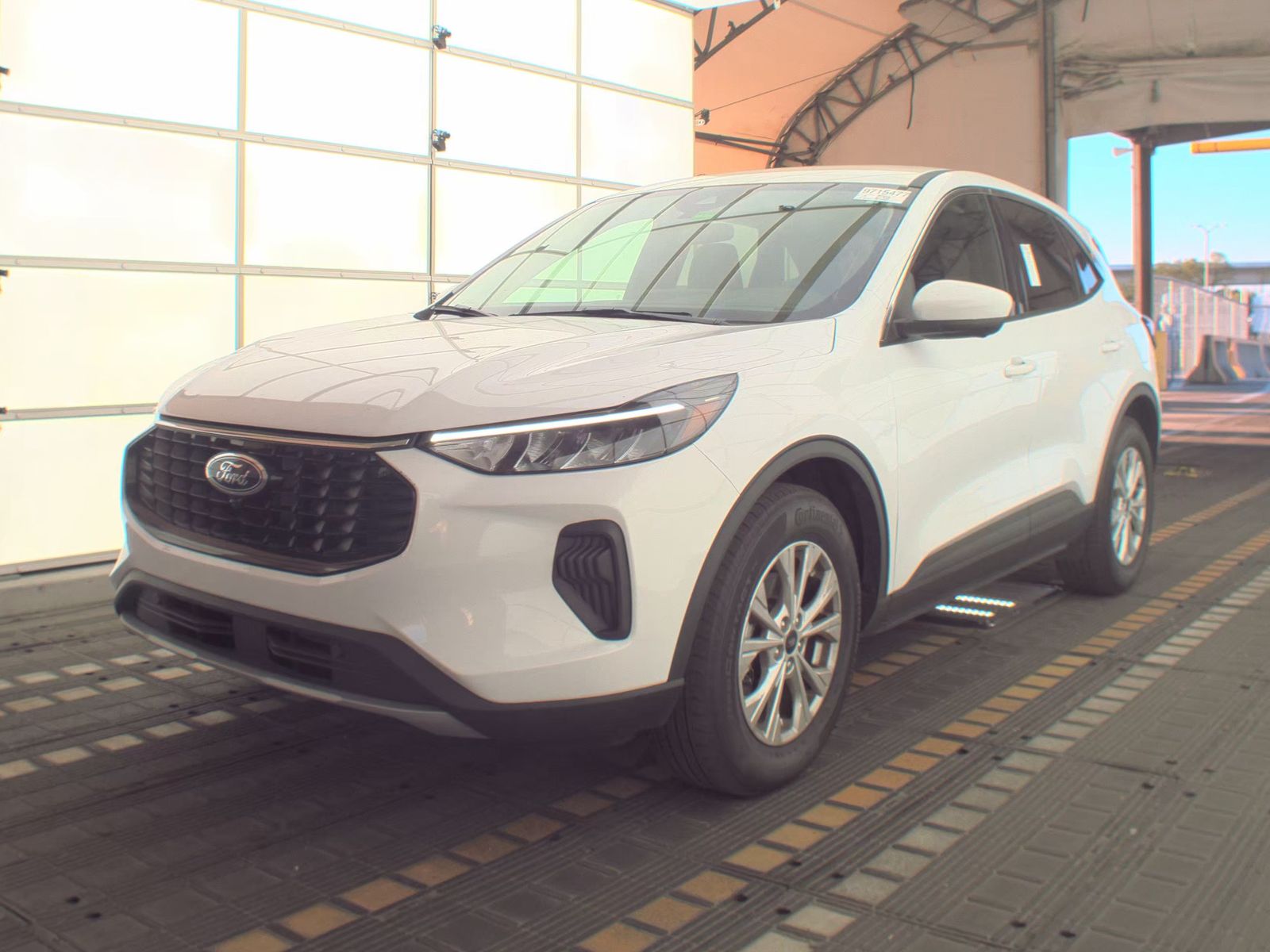 FORD ESCAPE - 1